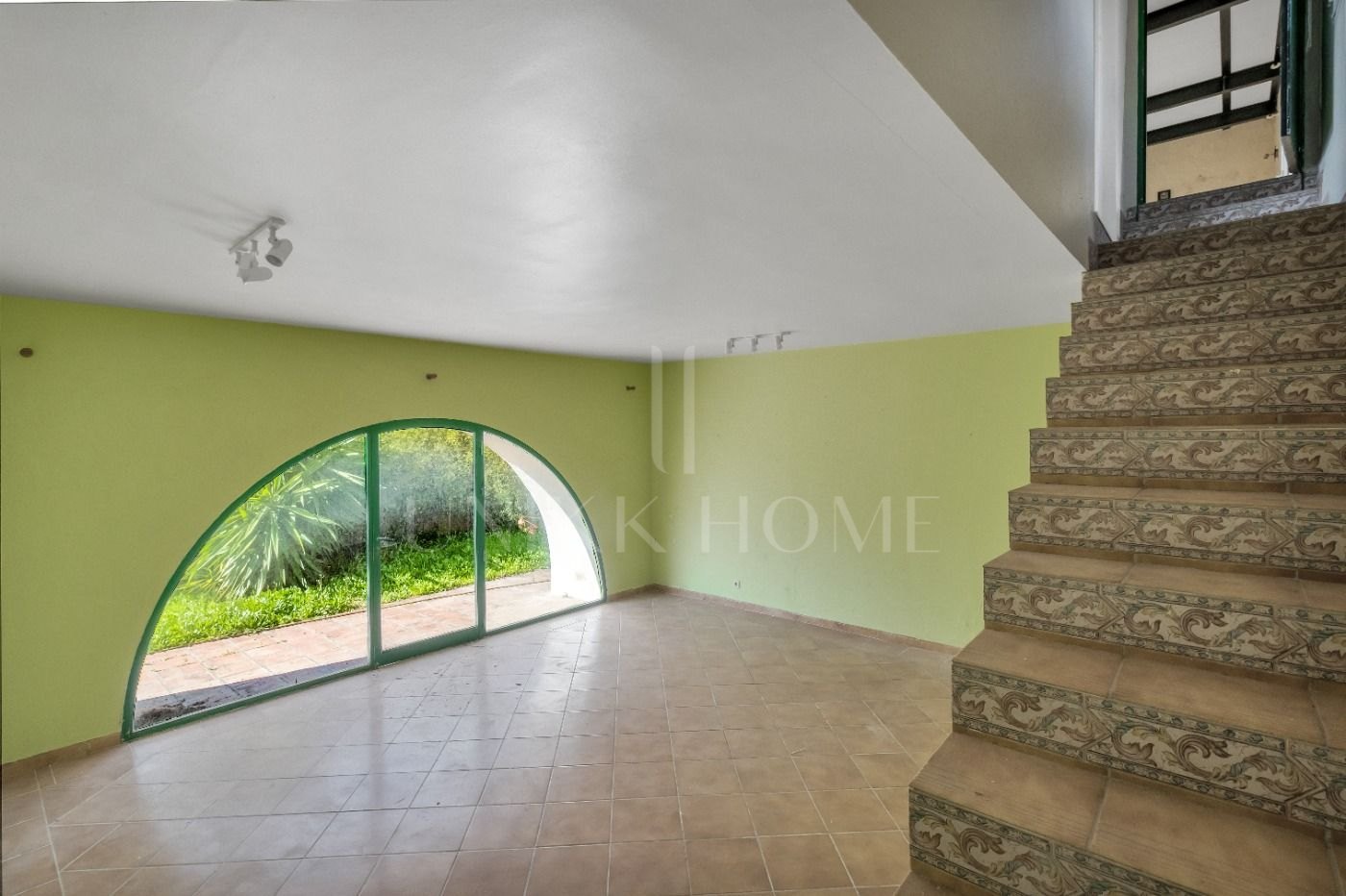 Oportunidad de Inversión, dos casas “hermanas” con gran jardín en Atalaya Golf, Estepona