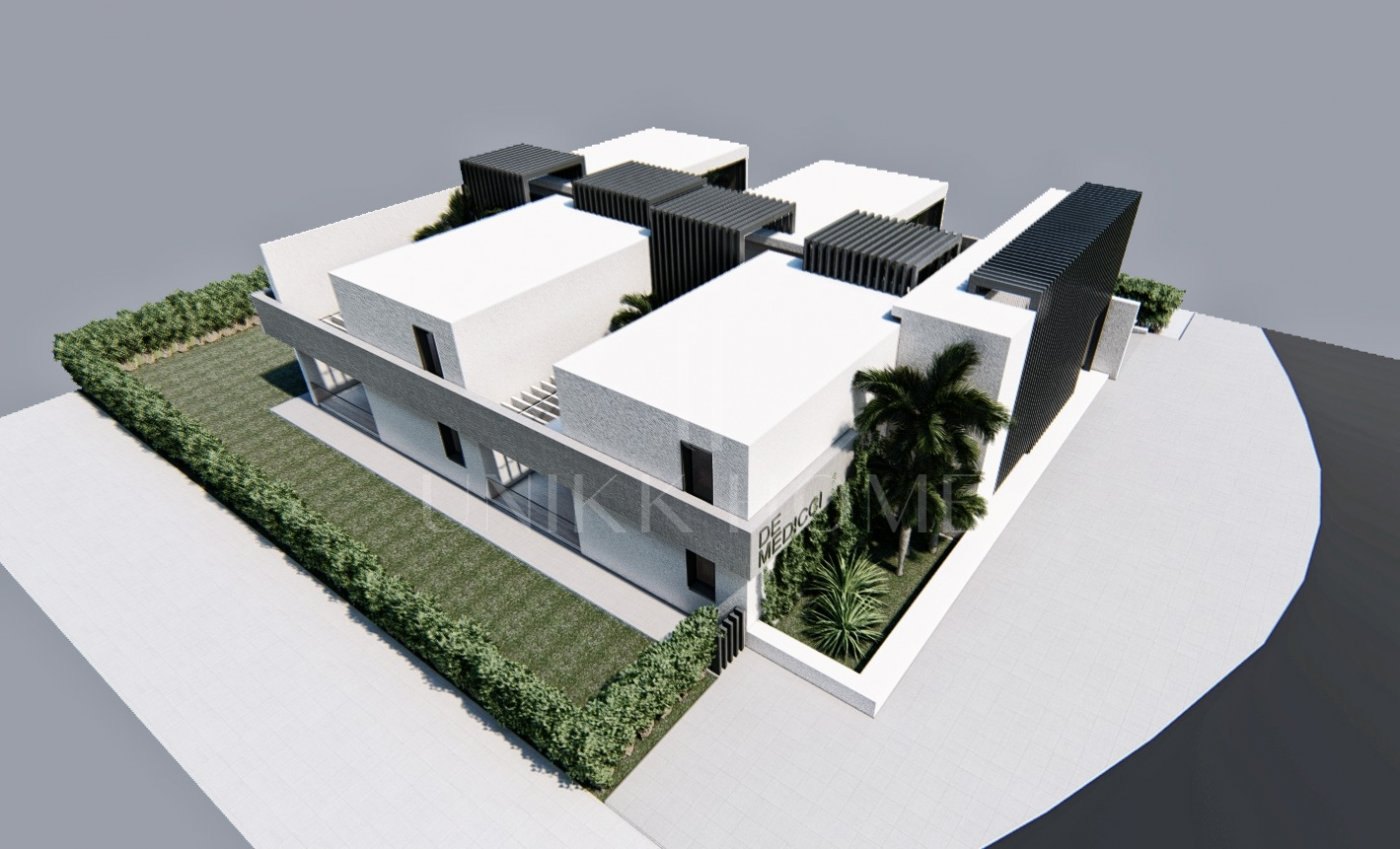 Restaurant and Plot with Project for a Business Center in El Pilar – El Paraíso, Estepona