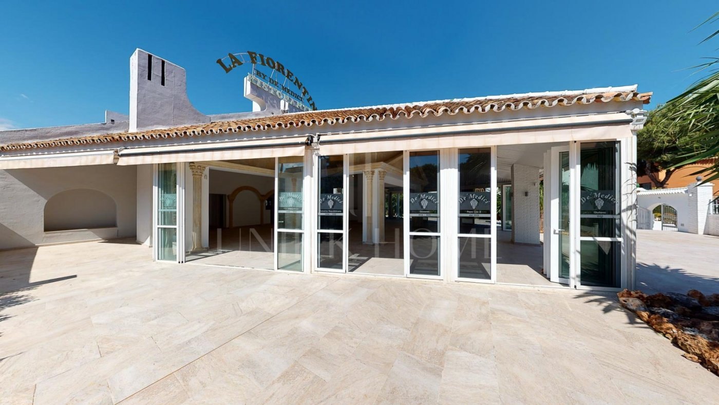 Restaurant and Plot with Project for a Business Center in El Pilar – El Paraíso, Estepona