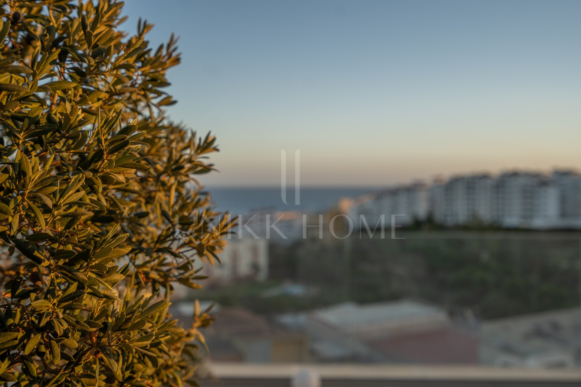 Exclusive penthouse with sea and mountain views in a unique and privileged location!!!