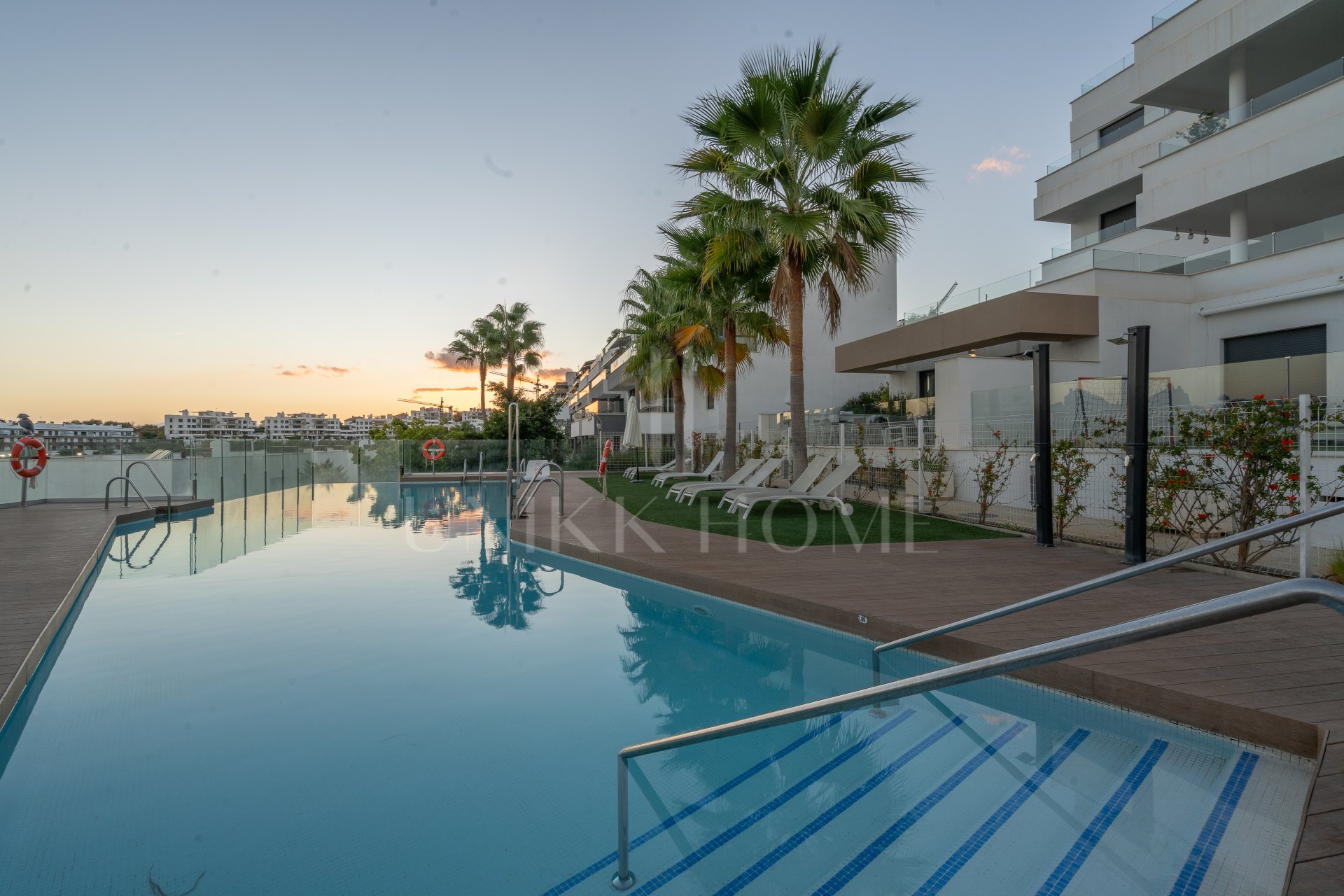 Exclusive penthouse with sea and mountain views in a unique and privileged location!!!