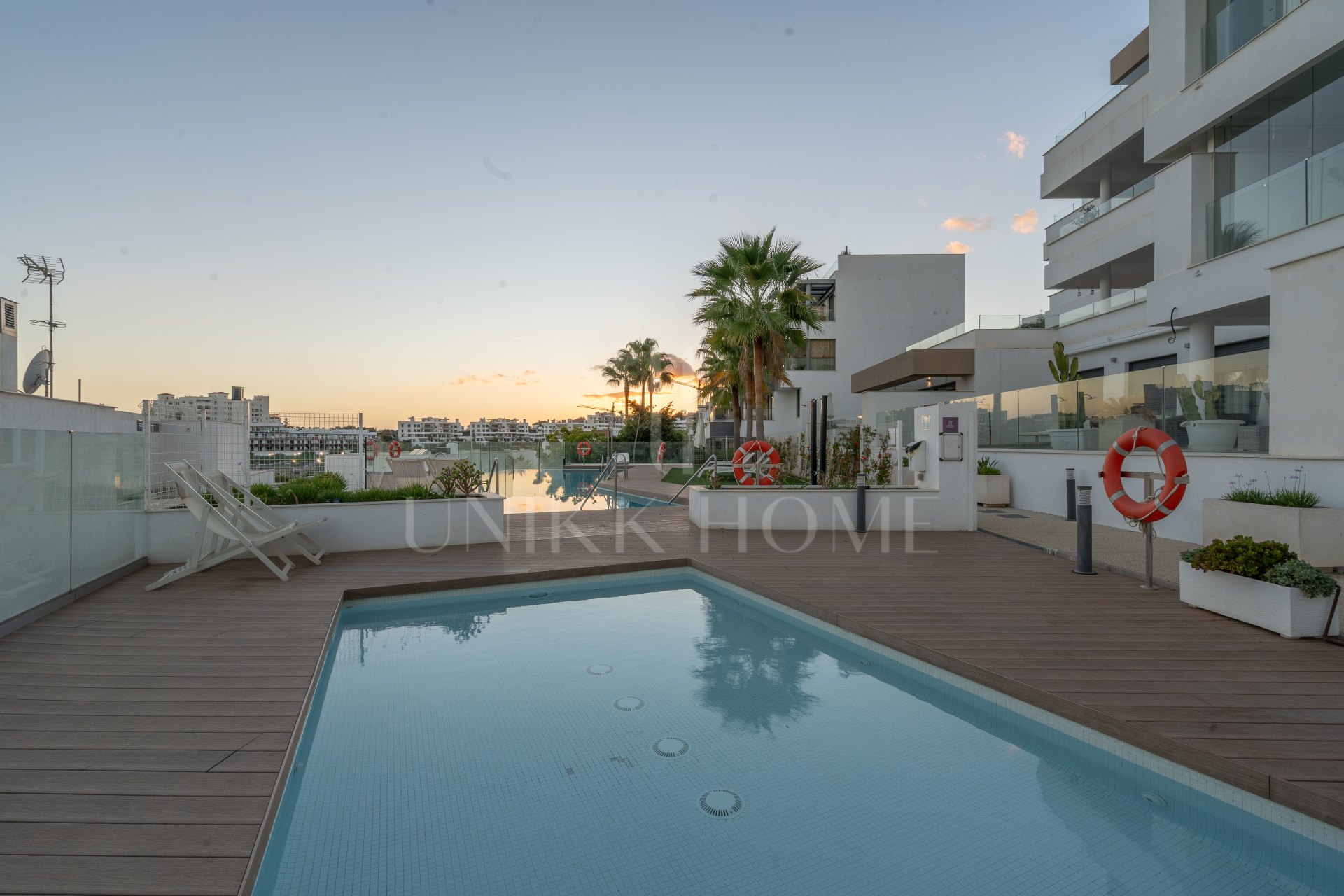 Exclusive penthouse with sea and mountain views in a unique and privileged location!!!