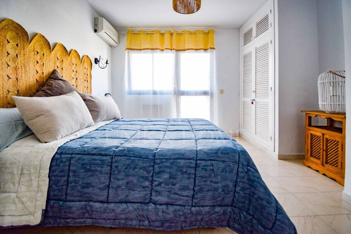 Townhouse Just 100 Metres from the Sea – Sun, Space & Investment Opportunity!