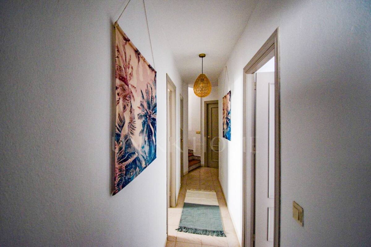 Townhouse Just 100 Metres from the Sea – Sun, Space & Investment Opportunity!