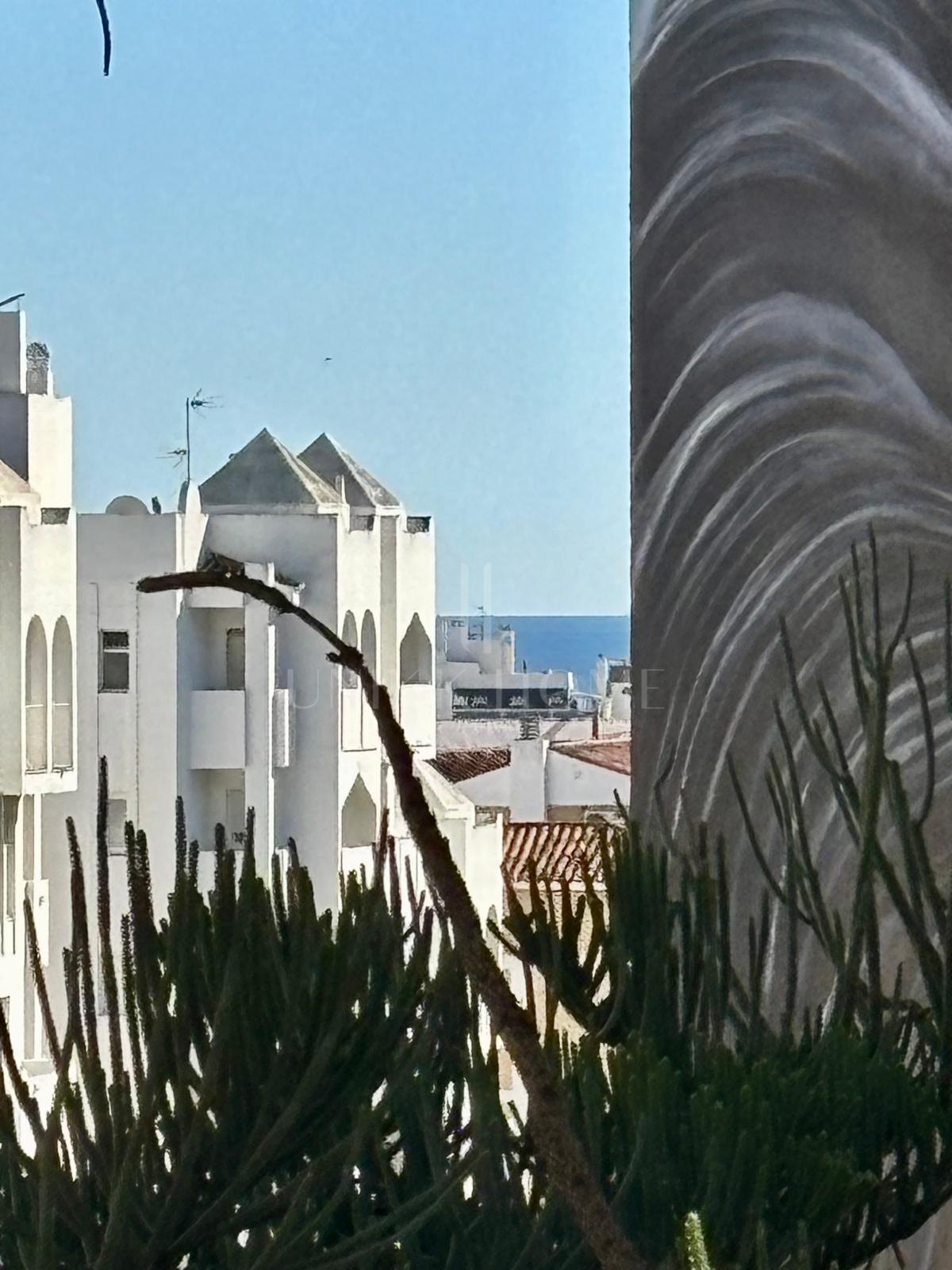 Bright 3-Bedroom Apartment on 6º floor with Mountain Views in Estepona and a garage