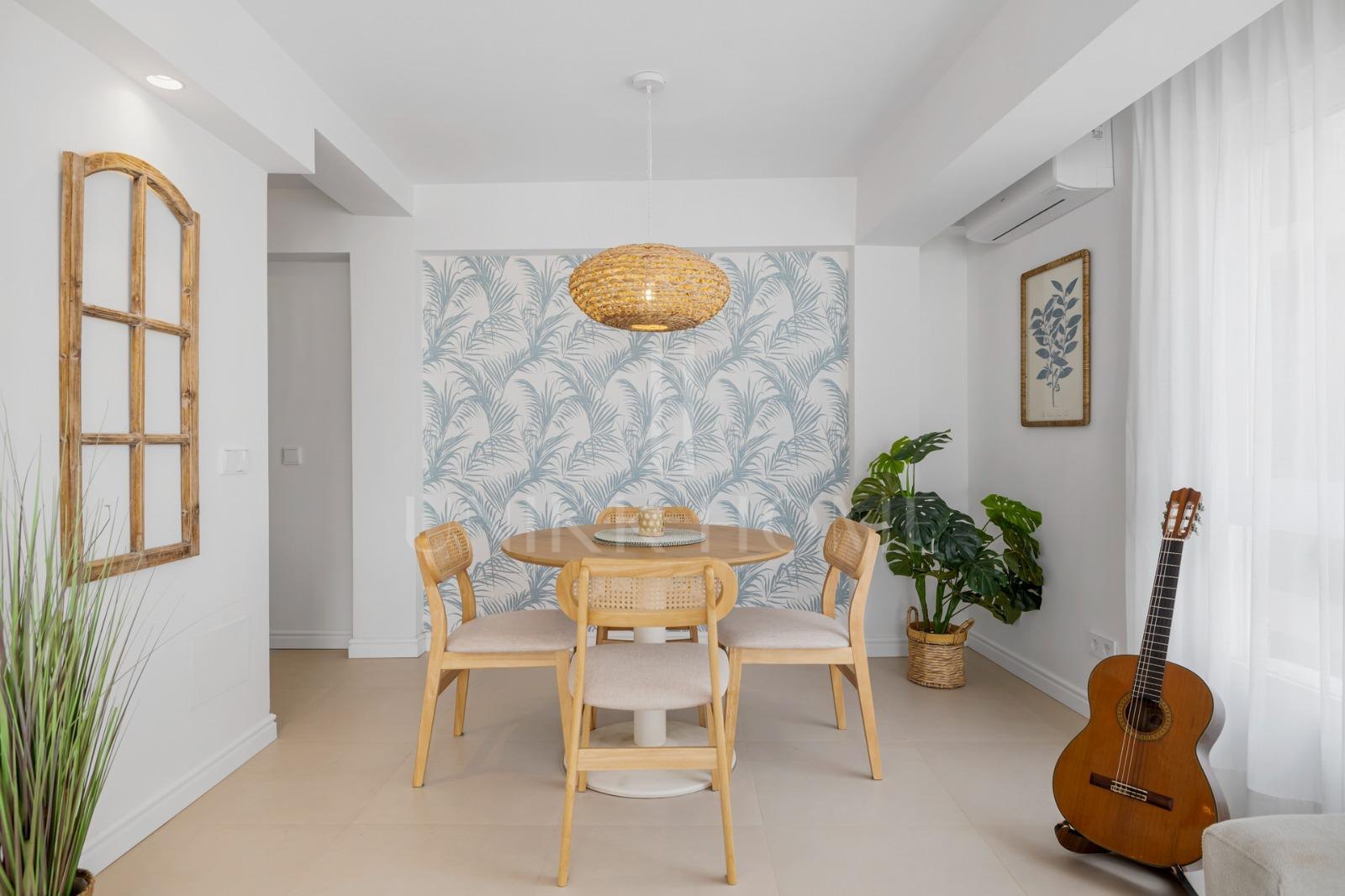 Oportunidad en Calle Real: piso reformado, amueblado y al lado del mar