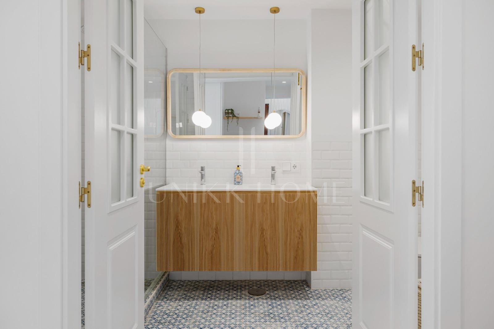 Oportunidad en Calle Real: piso reformado, amueblado y al lado del mar