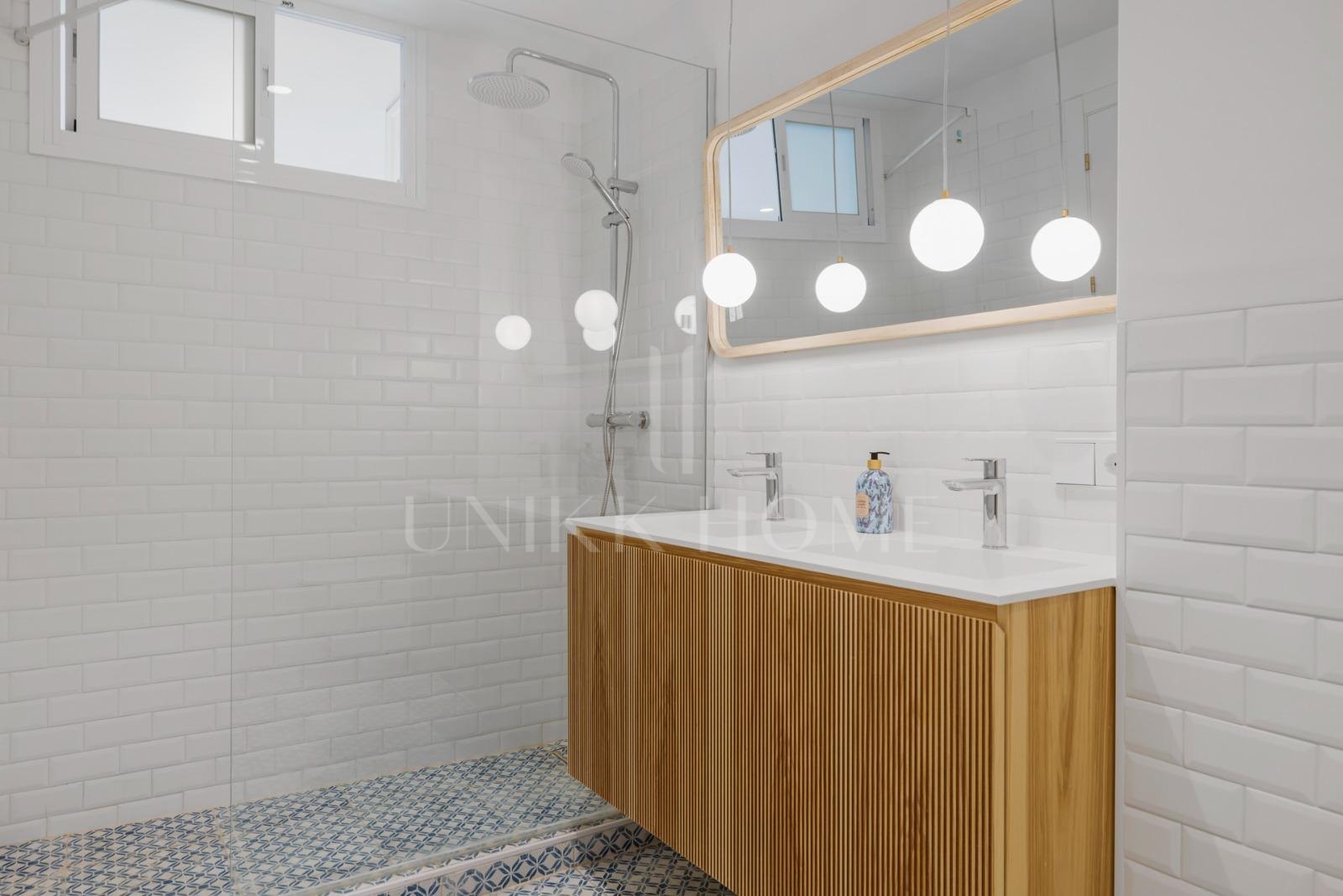 Oportunidad en Calle Real: piso reformado, amueblado y al lado del mar