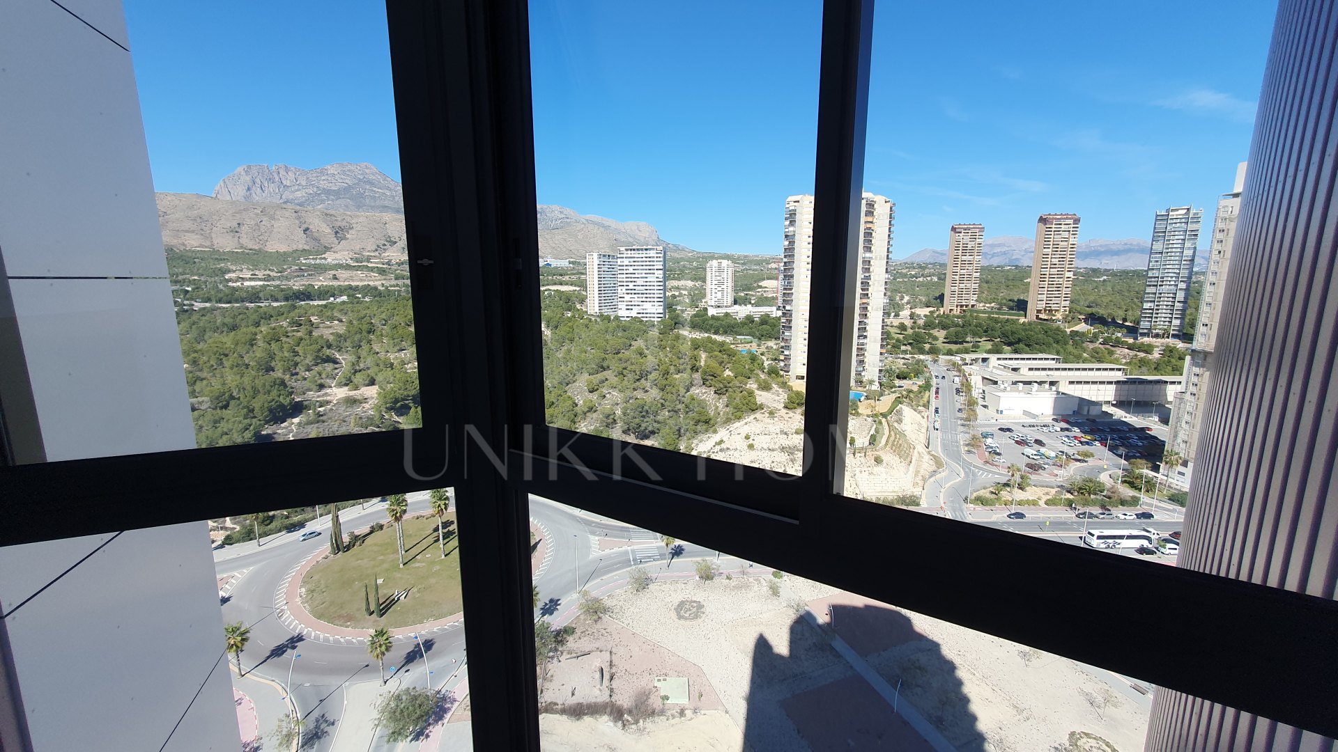 Espectacular Apartamento en Esquina con Vistas Panorámicas al Mar | Torre Sakura, Benidorm