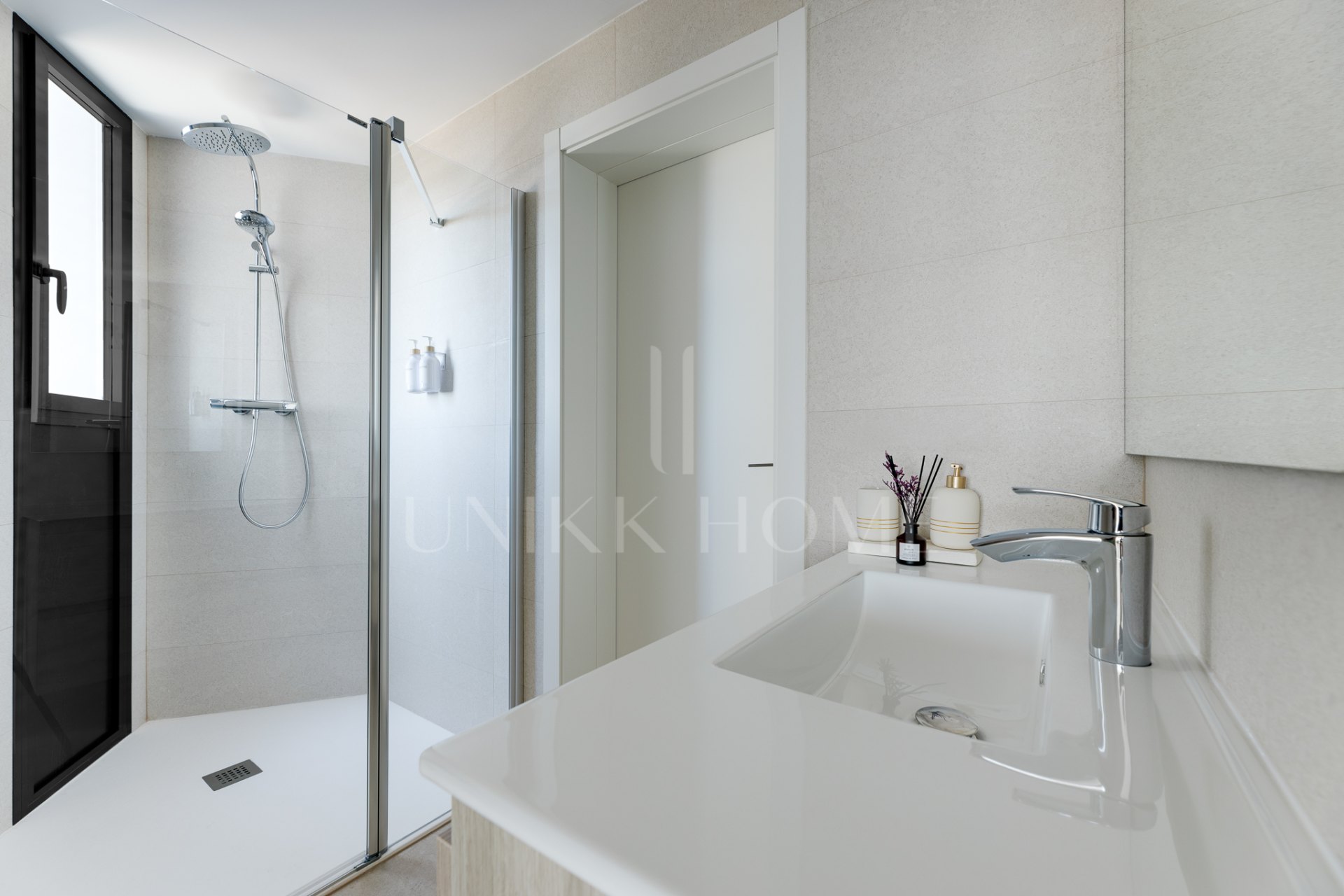 Espectacular Apartamento en Esquina con Vistas Panorámicas al Mar | Torre Sakura, Benidorm