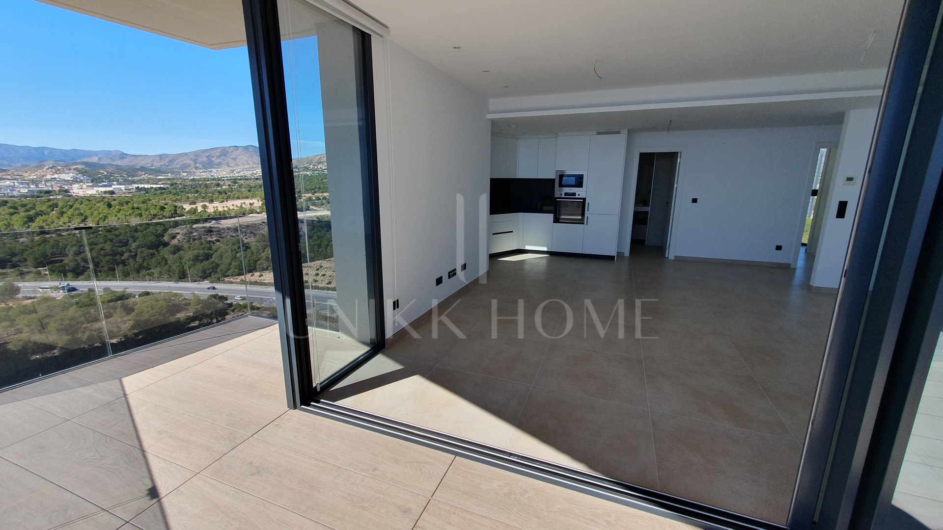 Espectacular Apartamento en Esquina con Vistas Panorámicas al Mar | Torre Sakura, Benidorm