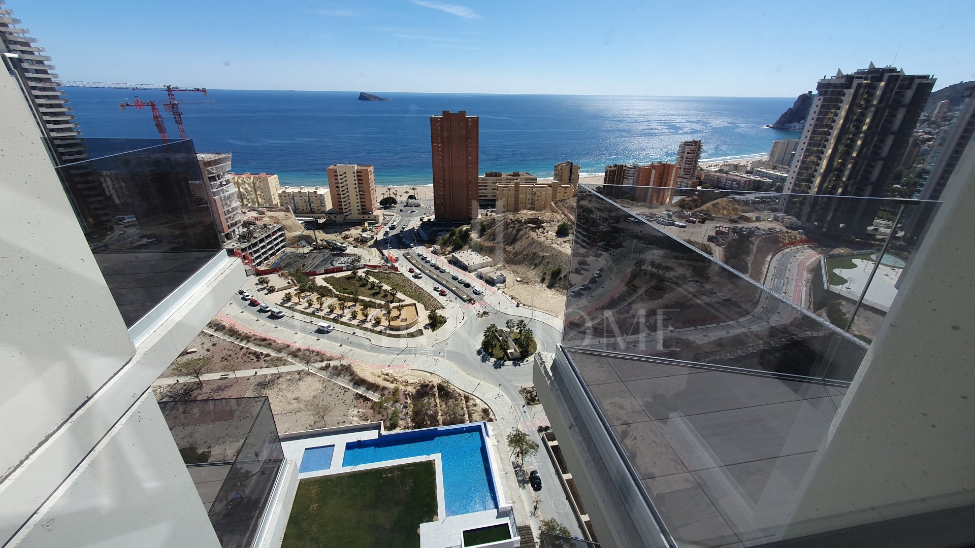 Espectacular Apartamento en Esquina con Vistas Panorámicas al Mar | Torre Sakura, Benidorm