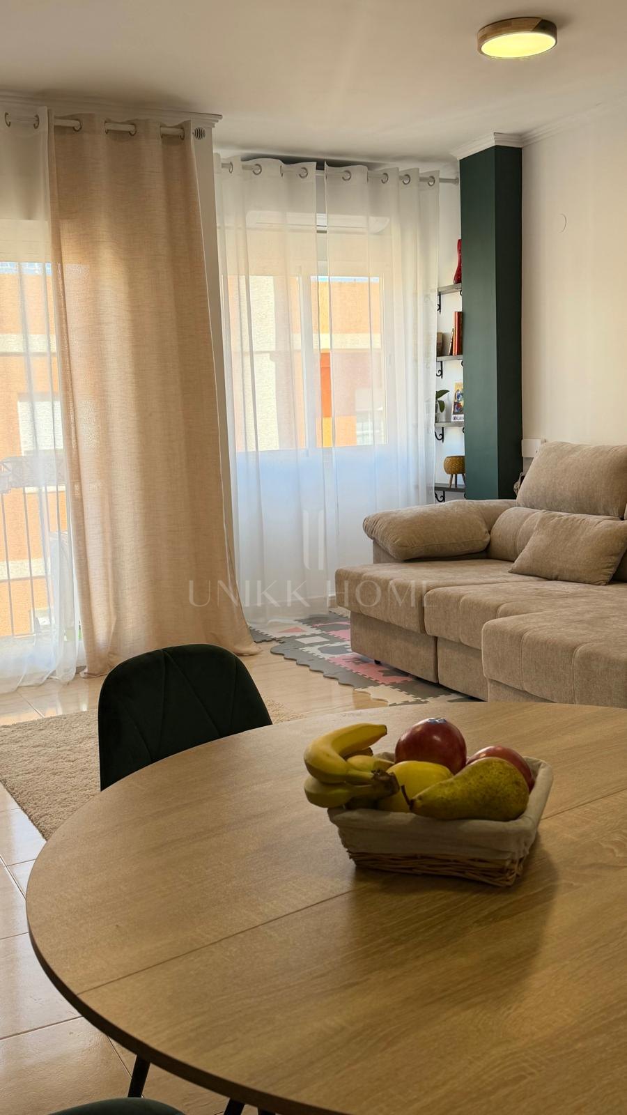 Apartamento de 3 dormitorios con plaza de garaje, trastero, mobiliario y electrodomésticos en Xeraco — 199.000 €