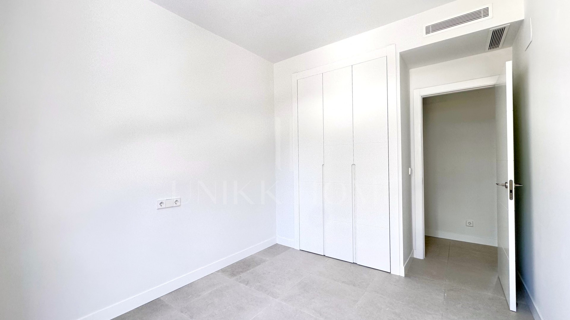 3-bedroom apartment with open golf views for €530,000 in La Cala de Mijas