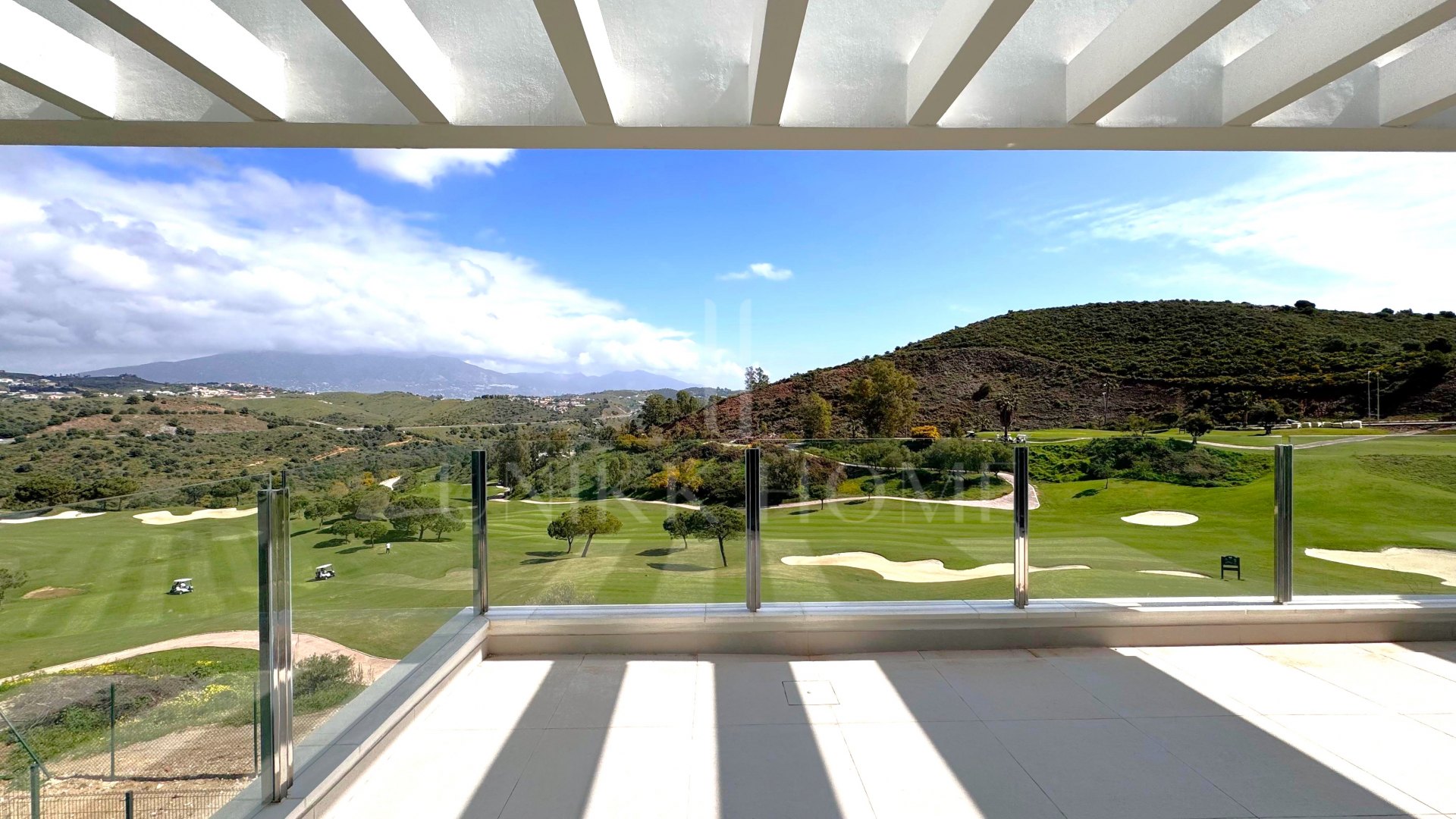 3-bedroom apartment with open golf views for €530,000 in La Cala de Mijas
