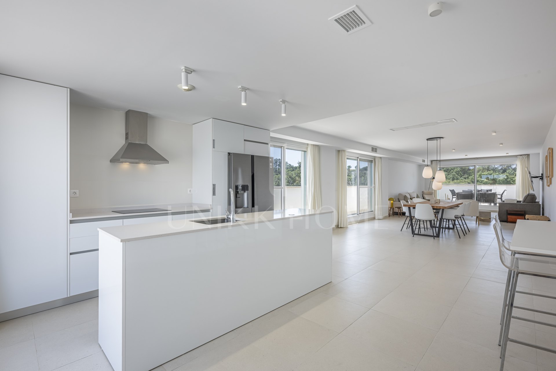 Contemporary 3 Bedroom Penthouse in Senda Chica, Sotogrande
