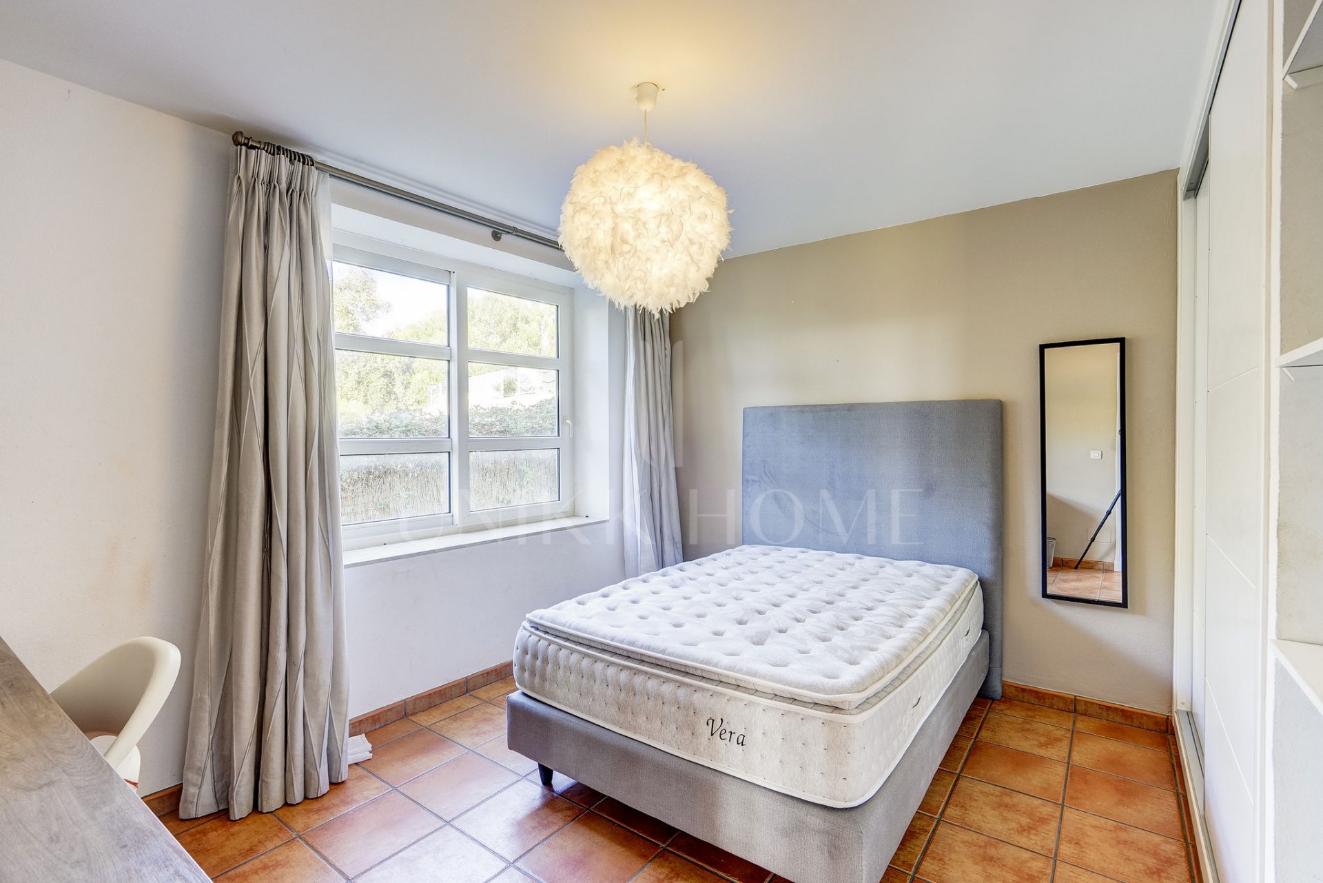 Villa Orientada al Sur en Sotogrande – Lujo, Privacidad y Sostenibilidad en un Entorno Exclusivo