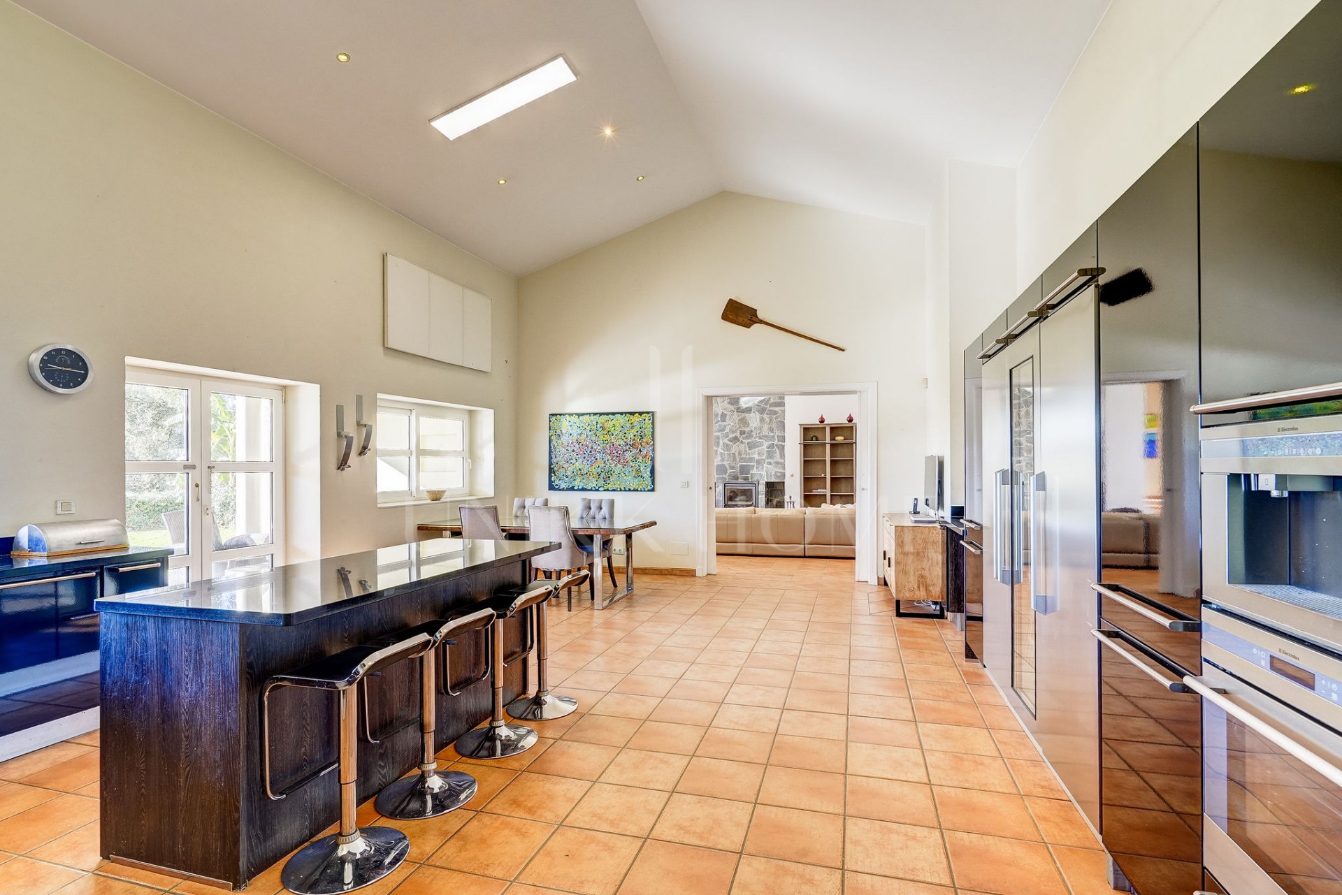 Villa Orientada al Sur en Sotogrande – Lujo, Privacidad y Sostenibilidad en un Entorno Exclusivo