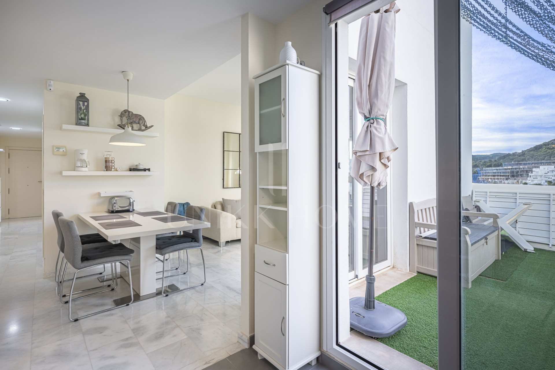 Precioso Apartamento de Dos Dormitorios Orientado al Suroeste con Vistas al Campo de Golf Valle Romano