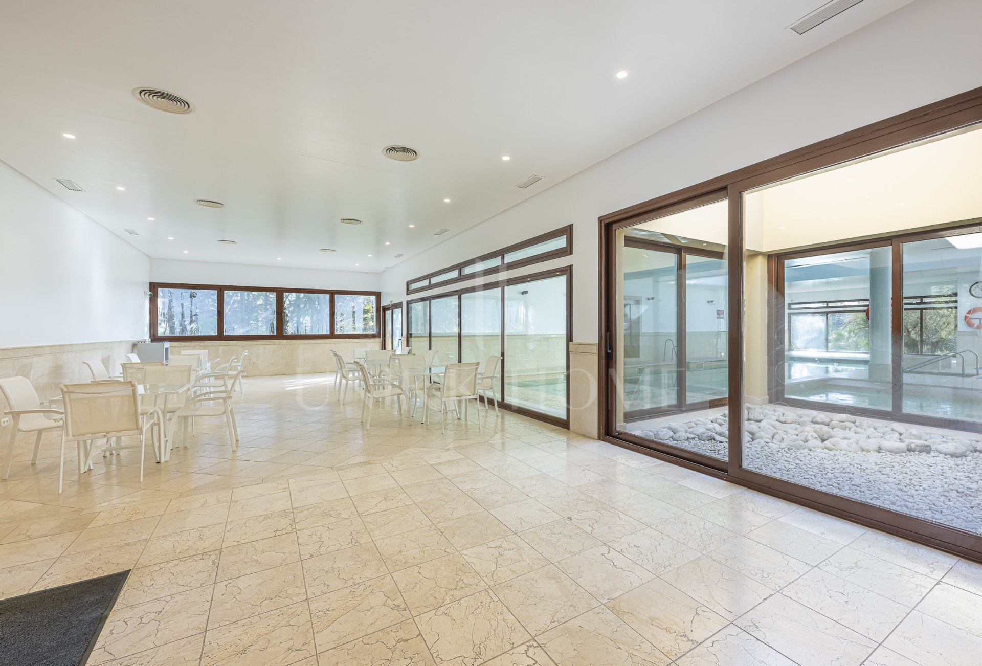 Precioso apartamento en planta baja en Avenida de los Cortijos