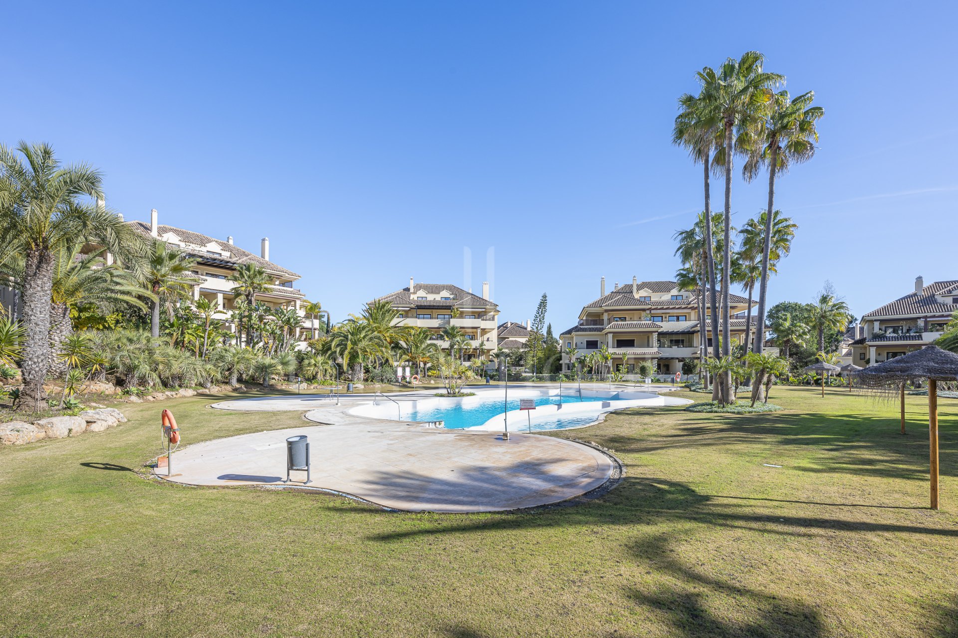 Precioso apartamento en planta baja en Avenida de los Cortijos
