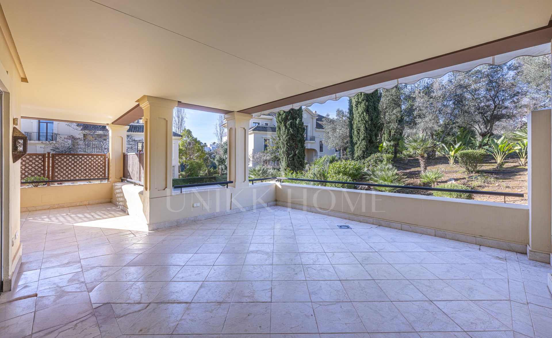 Precioso apartamento en planta baja en Avenida de los Cortijos