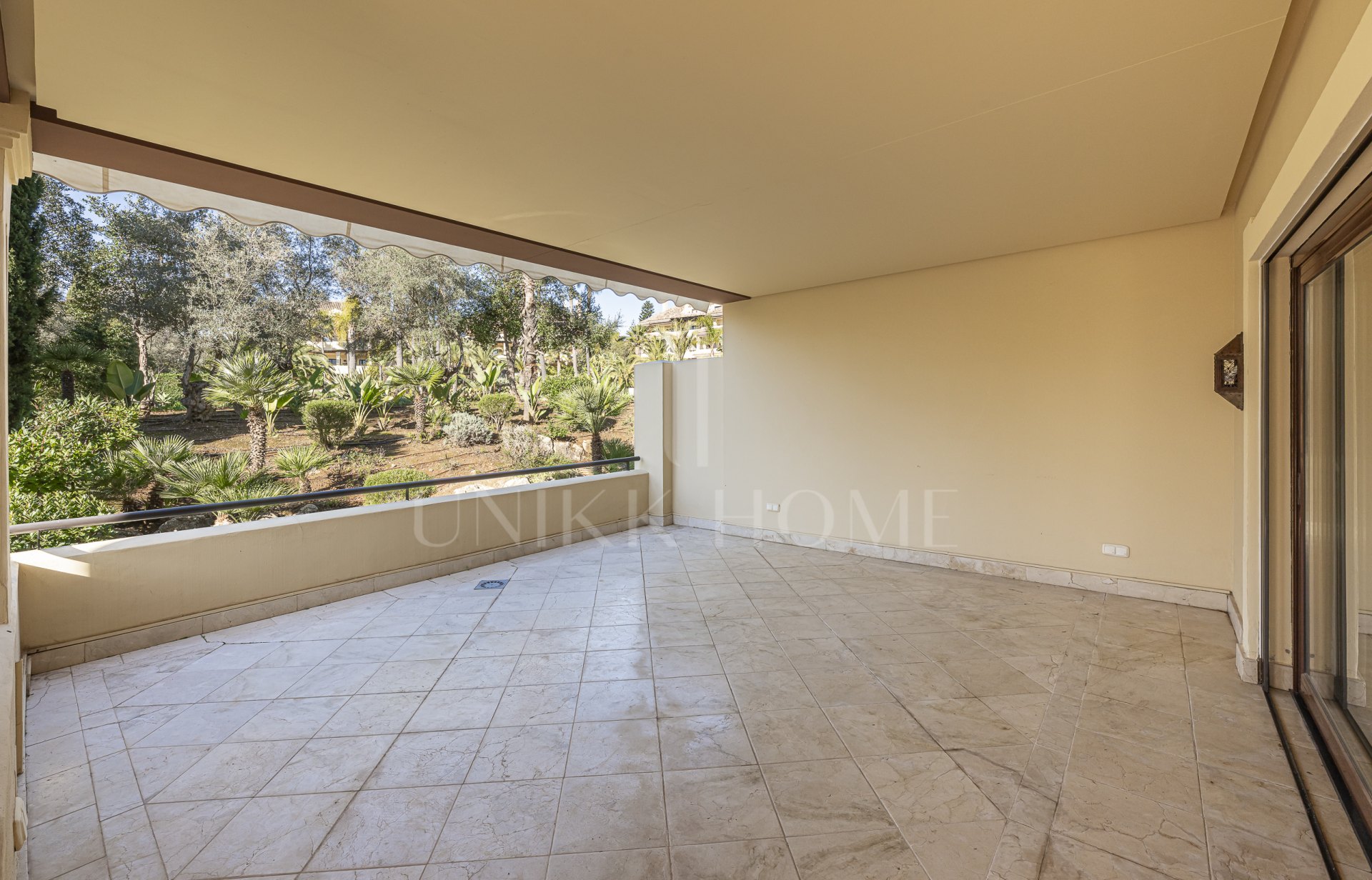 Precioso apartamento en planta baja en Avenida de los Cortijos