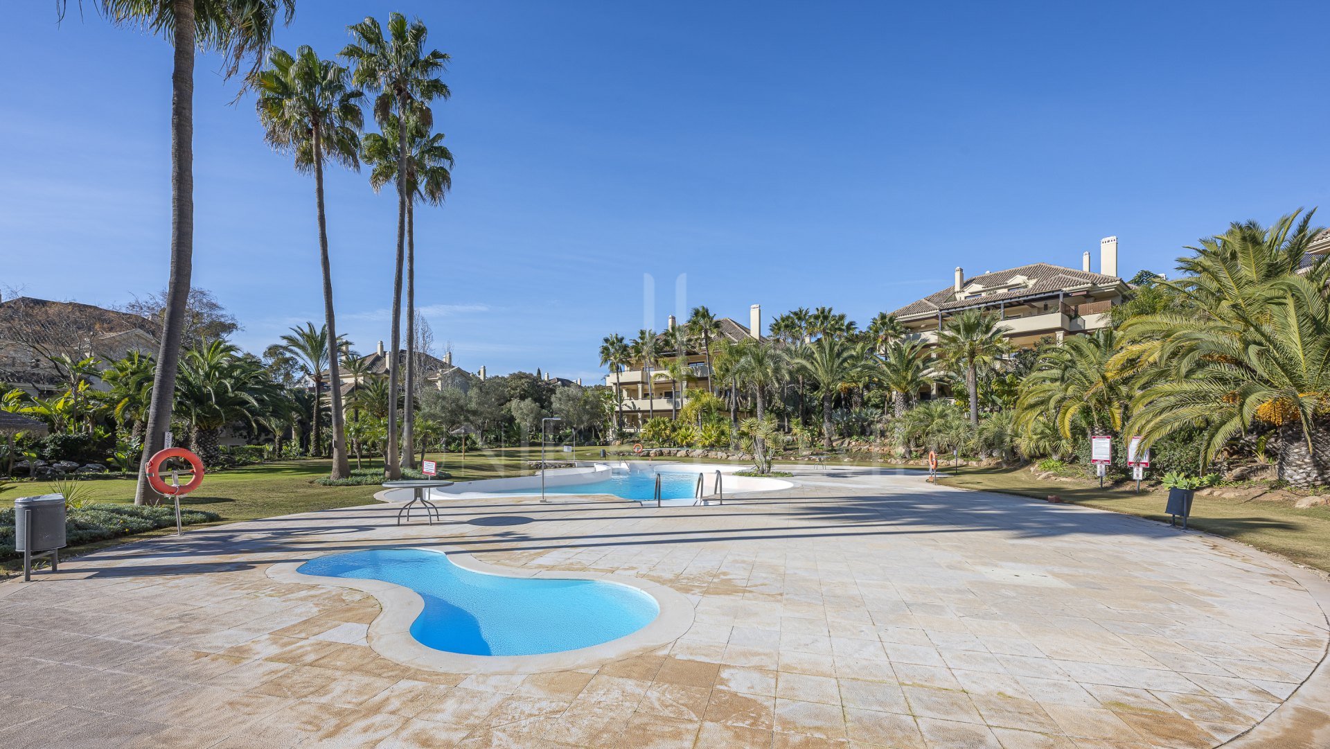 Precioso apartamento en planta baja en Avenida de los Cortijos