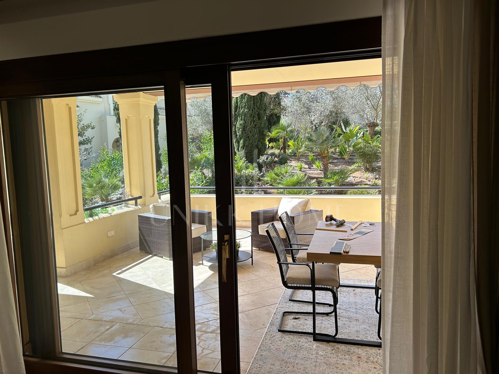 Precioso apartamento en planta baja en Avenida de los Cortijos