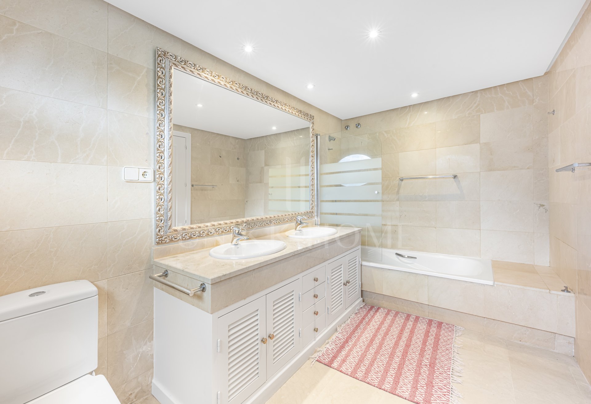 PRIVATE CORNER HOUSE SOTOGRANDE GATED SOTOGOLF