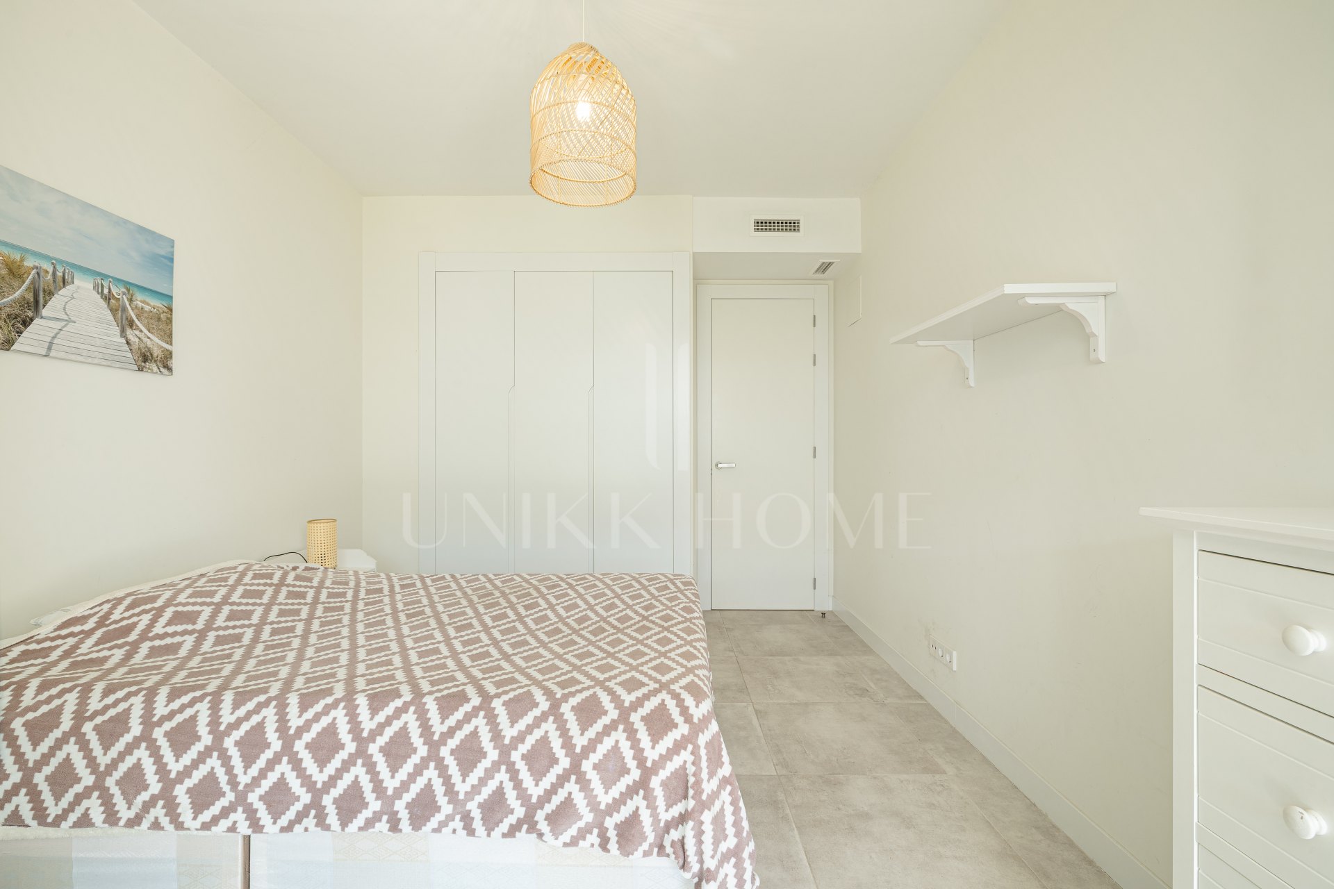 Apartamento moderno en planta baja con jardín privado