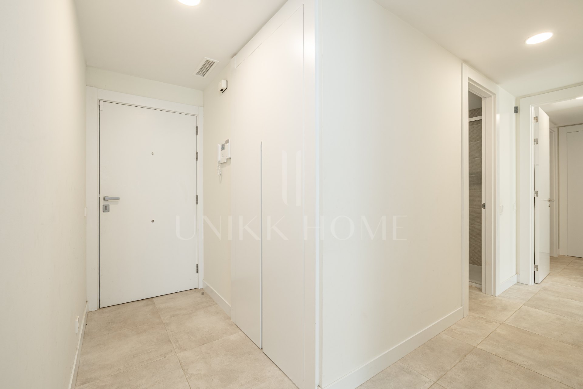 Apartamento moderno en planta baja con jardín privado