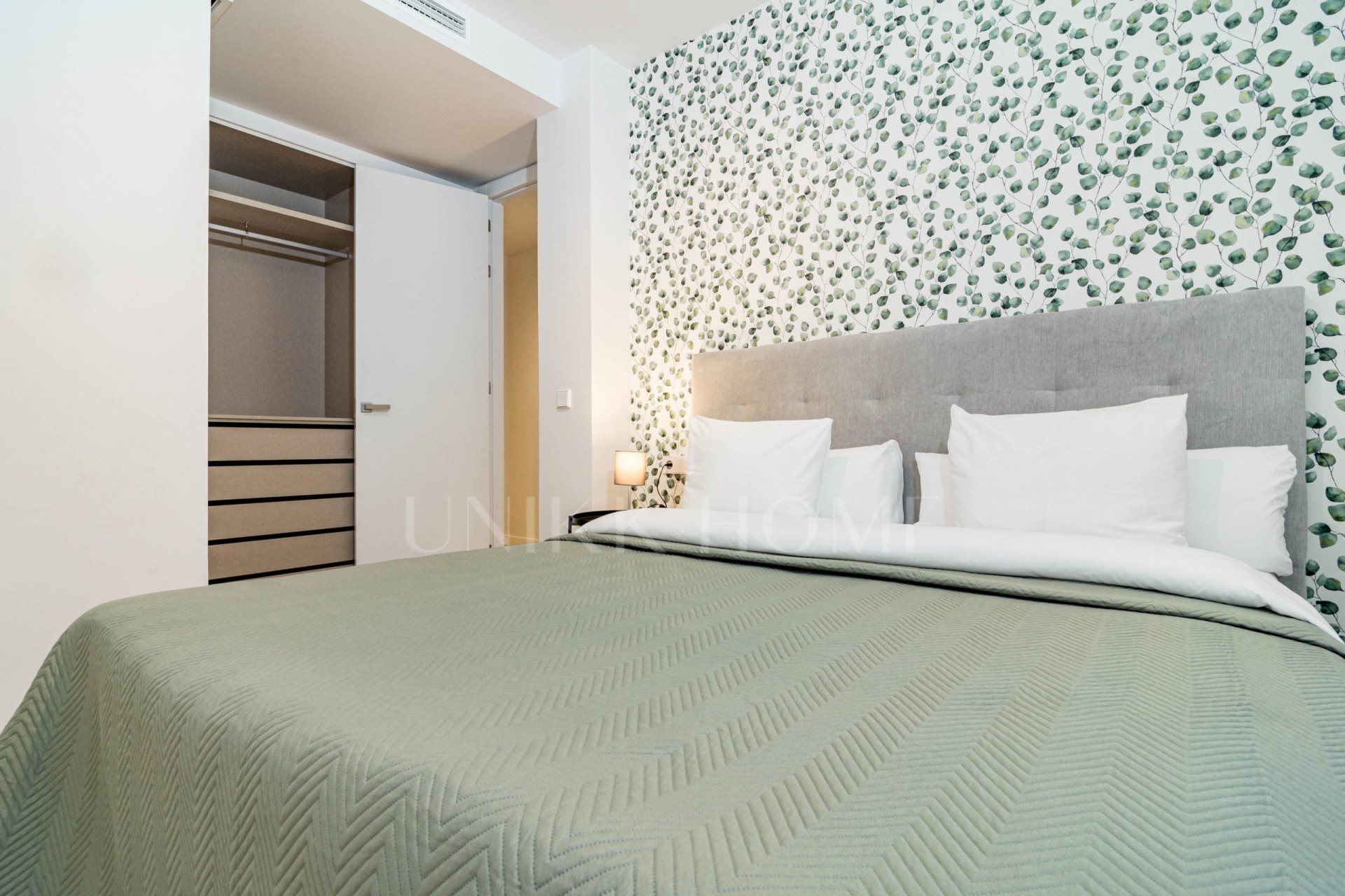 Estilo de vida mediterráneo moderno con un espacio al aire libre excepcional