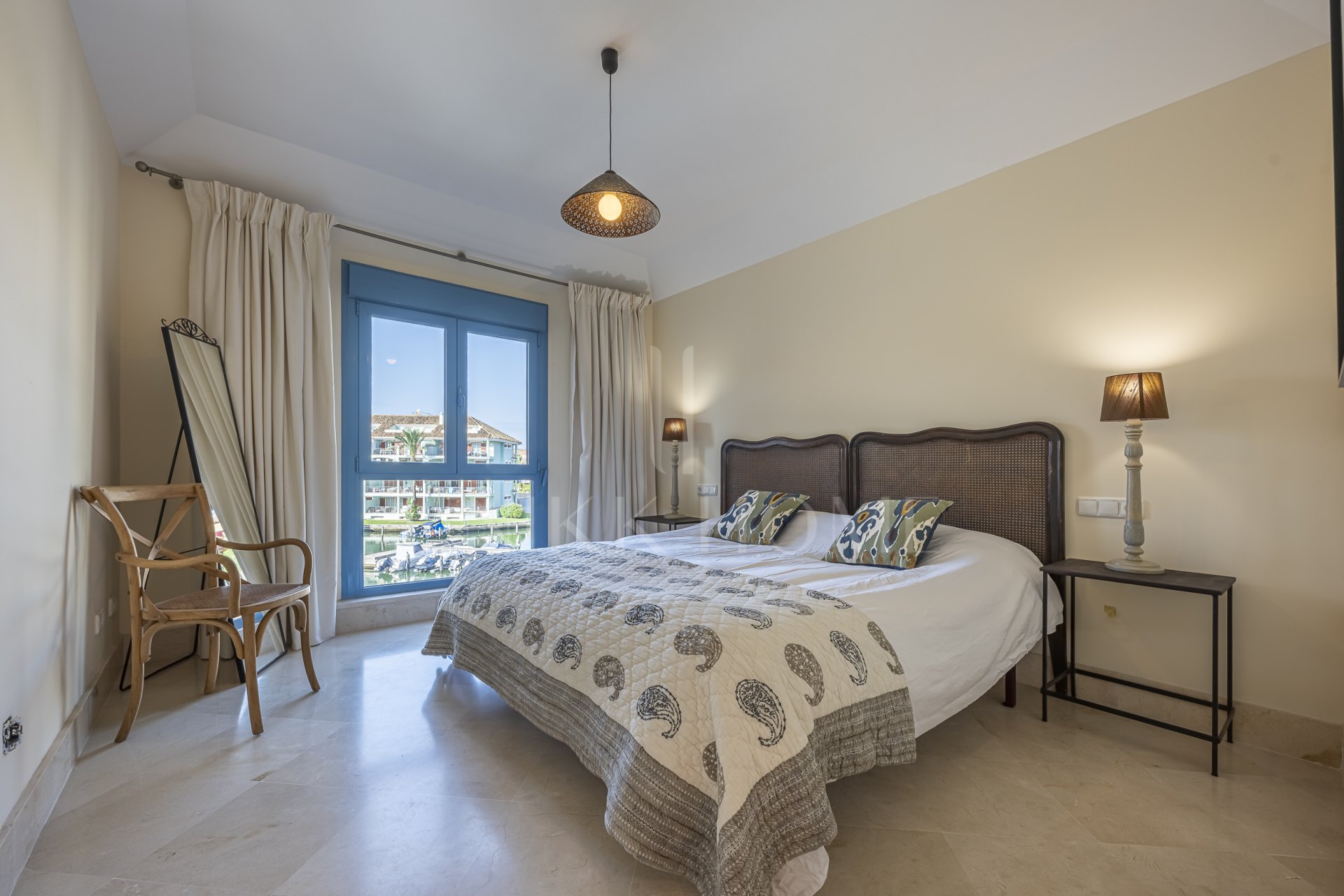 Marina apartment with stunning Views