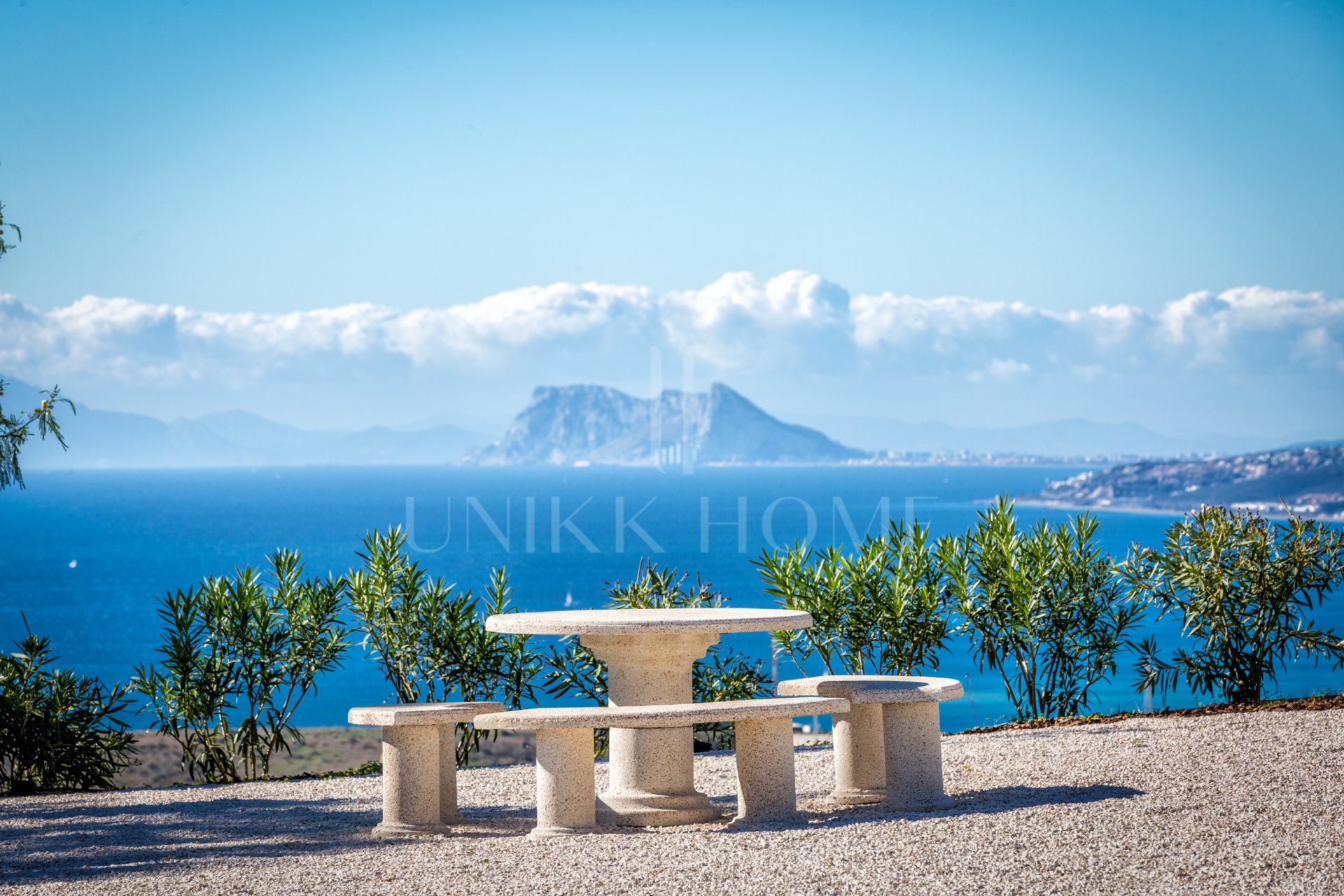 Villa de diseño con vistas al mar a minutos de Estepona