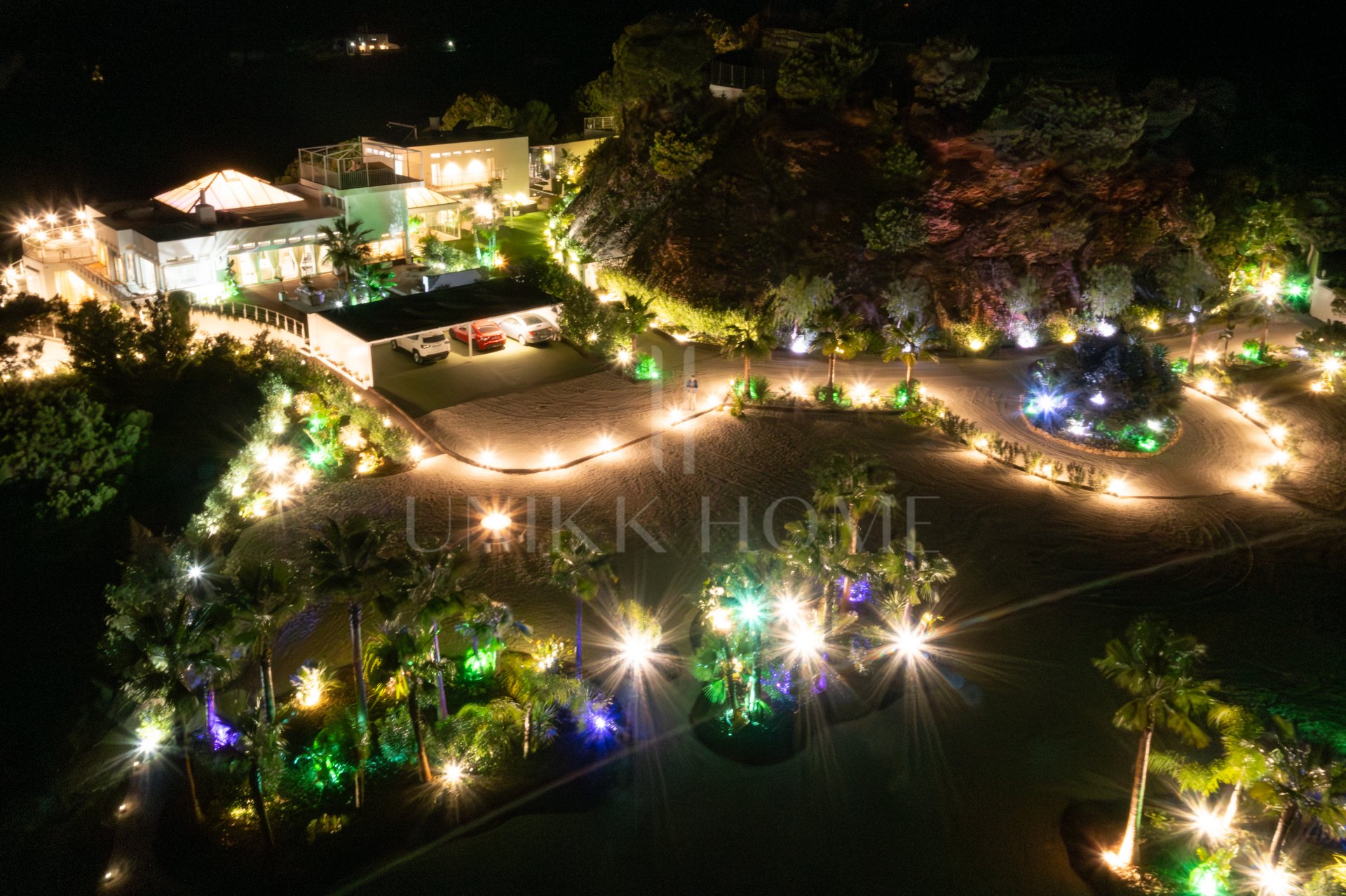 Villa de diseño con vistas al mar a minutos de Estepona