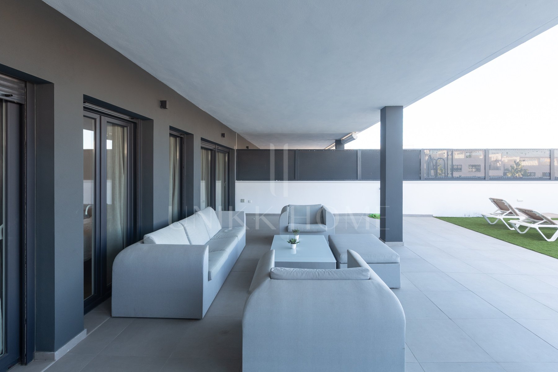 House in Wellingtonia development with private pool