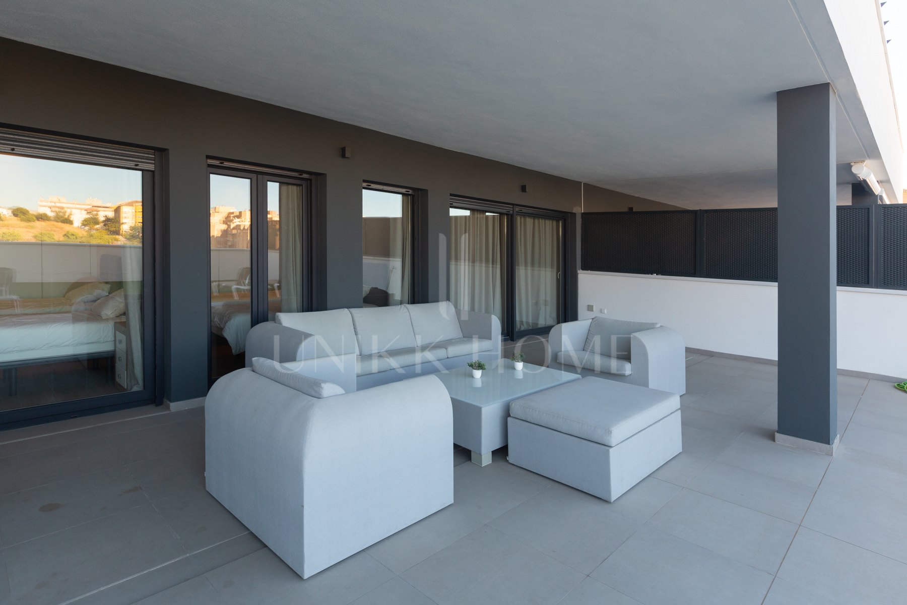 House in Wellingtonia development with private pool