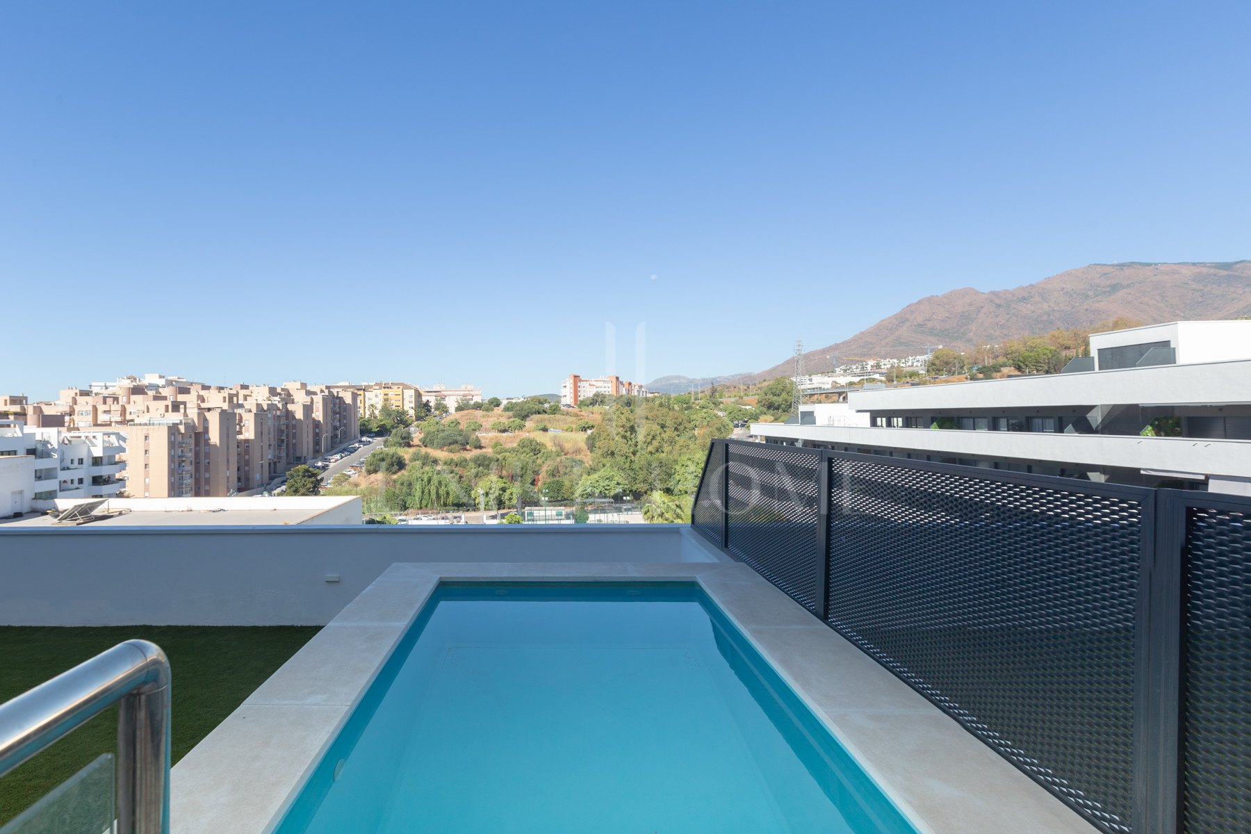 House in Wellingtonia development with private pool