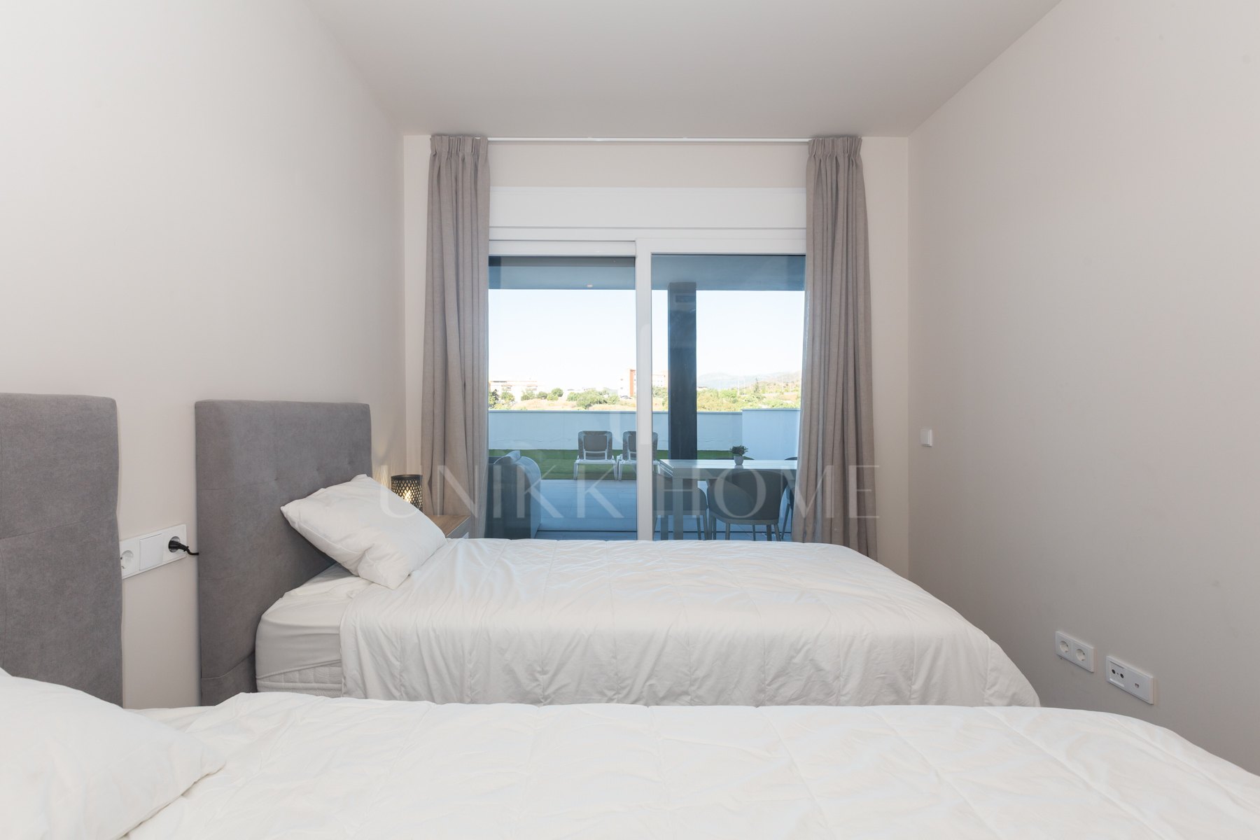 House in Wellingtonia development with private pool