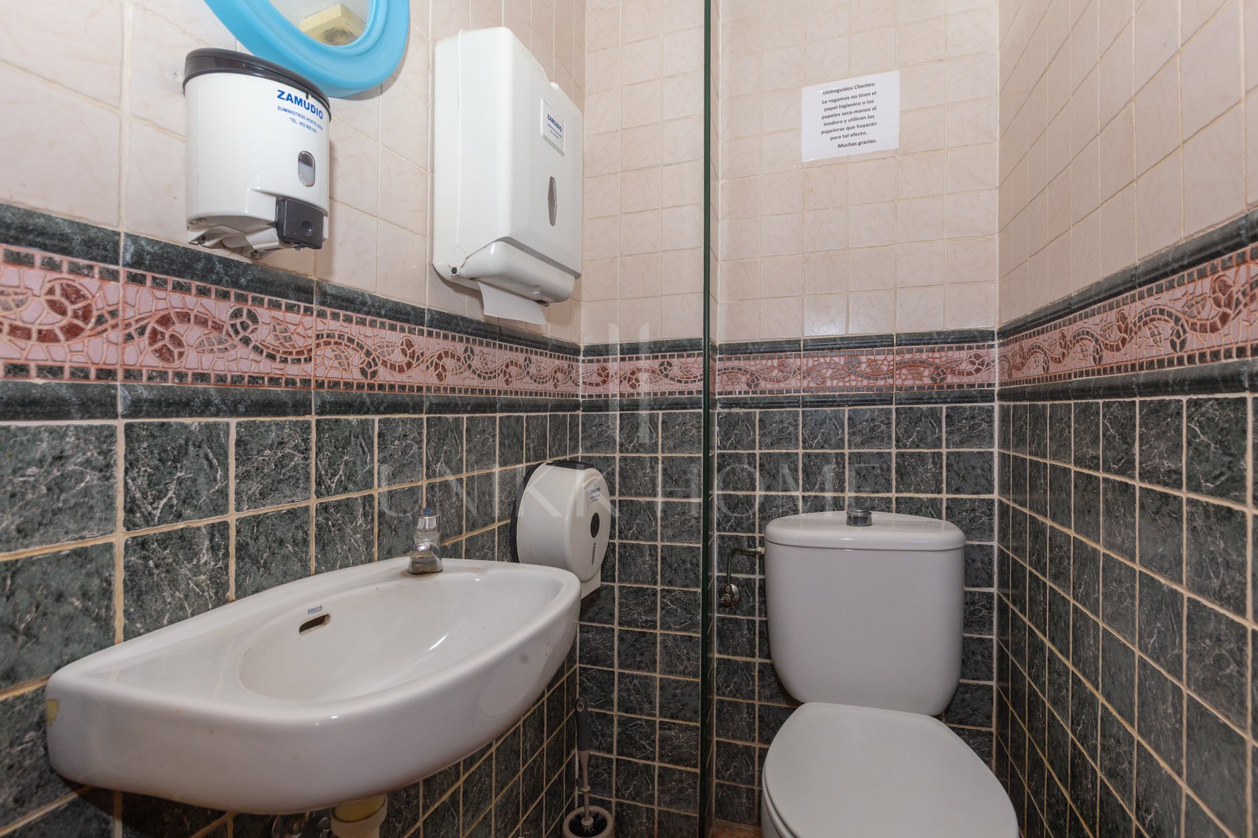 Local in Port of Estepona