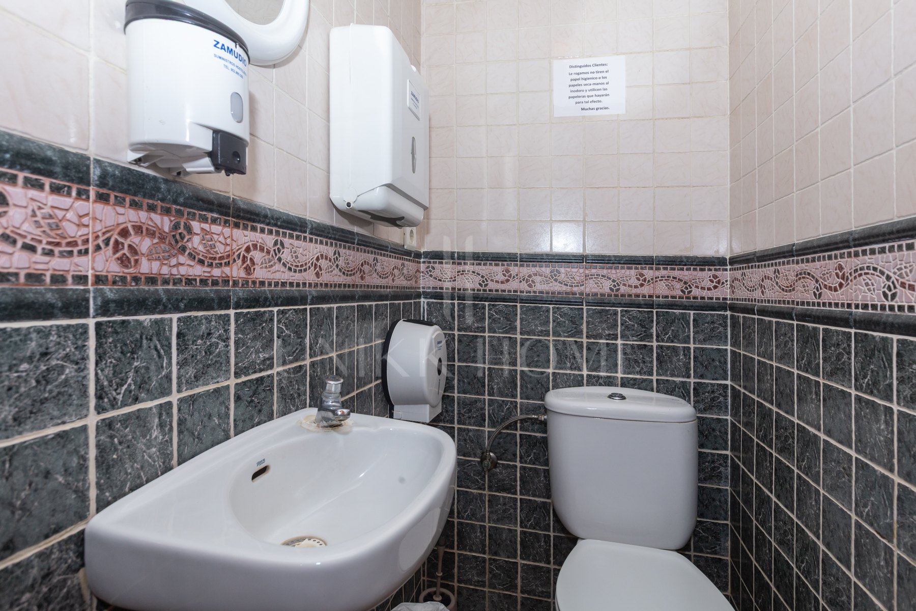 Local in Port of Estepona