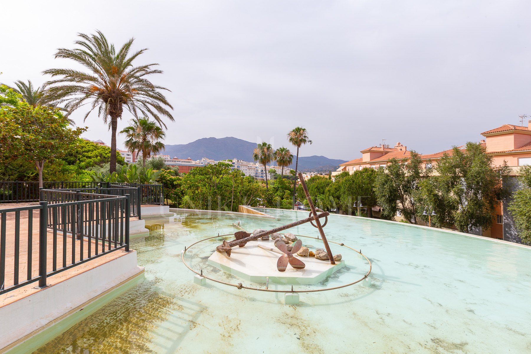 Spacious 3-bedroom home in Huerta Nueva, Estepona.