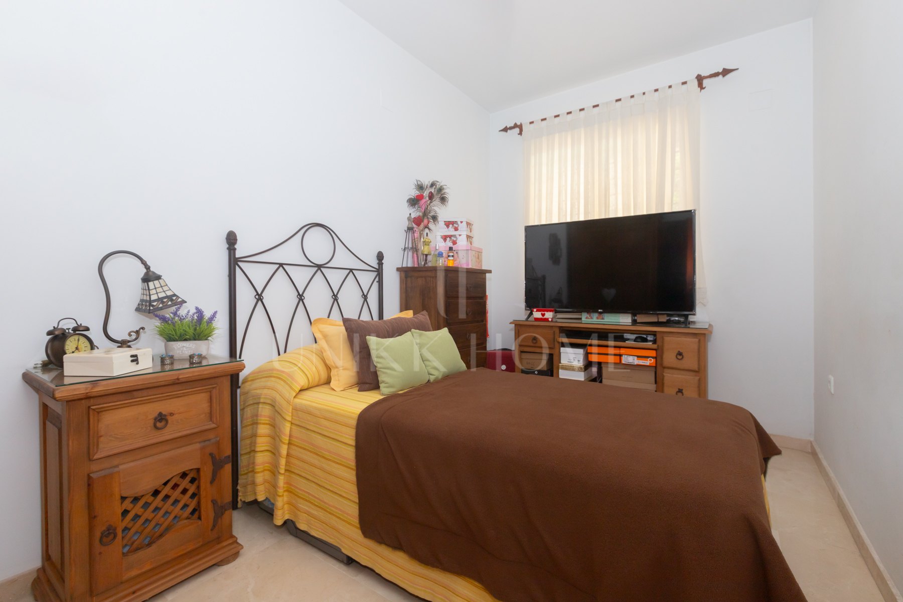 Spacious 3-bedroom home in Huerta Nueva, Estepona.