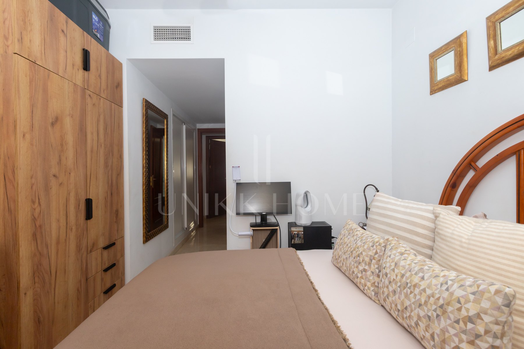 Spacious 3-bedroom home in Huerta Nueva, Estepona.