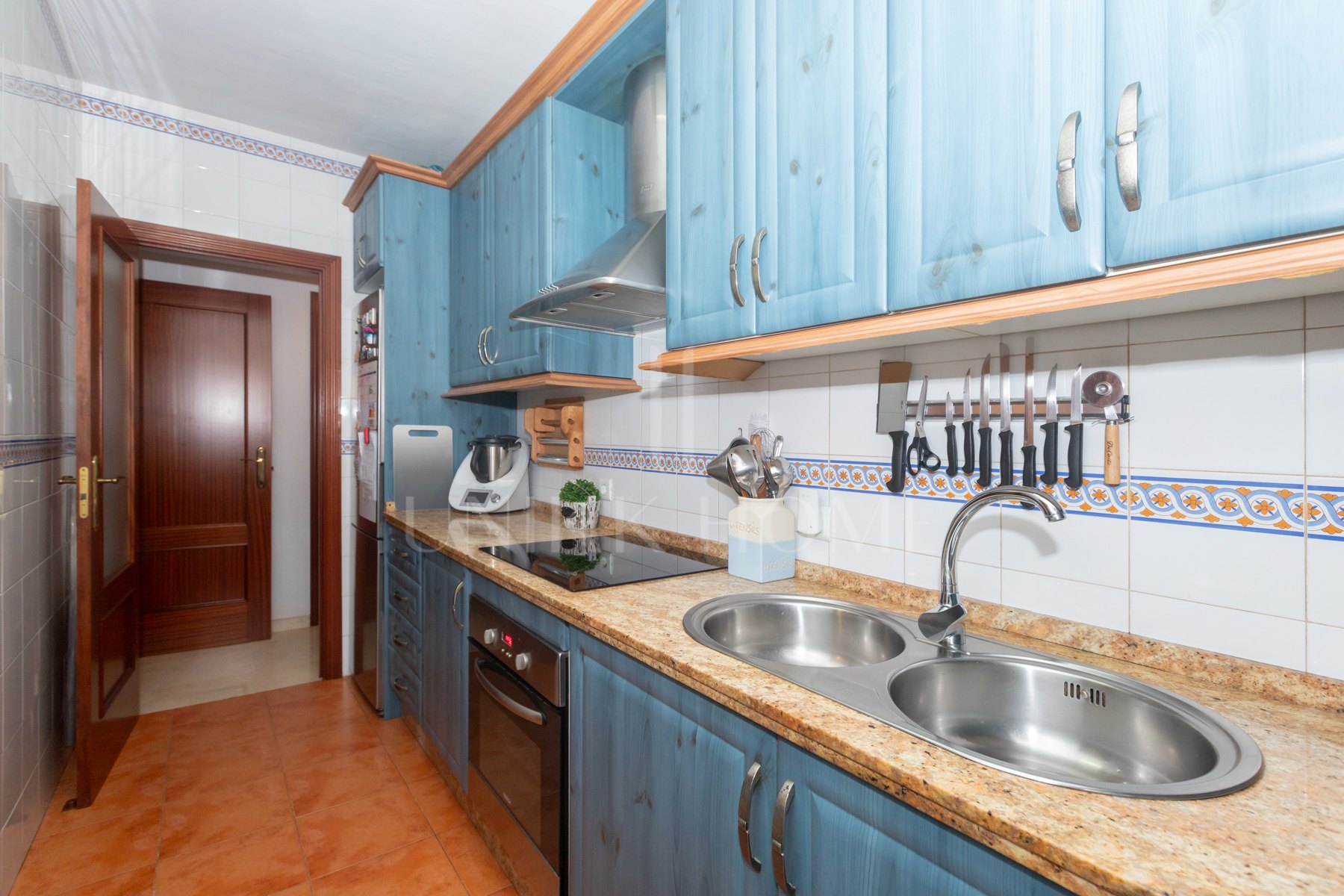 Spacious 3-bedroom home in Huerta Nueva, Estepona.