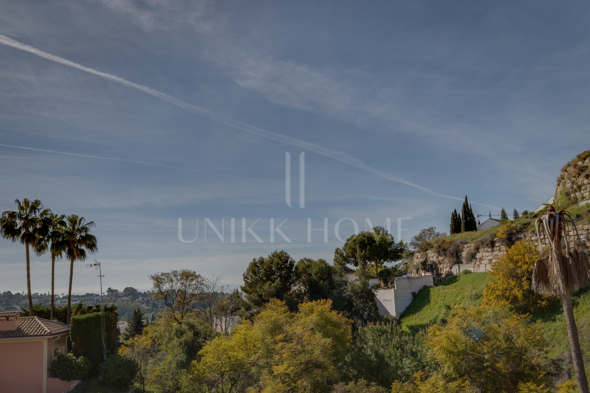 Villa independiente en Paraíso Alto con gran parcela y múltiples posibilidades