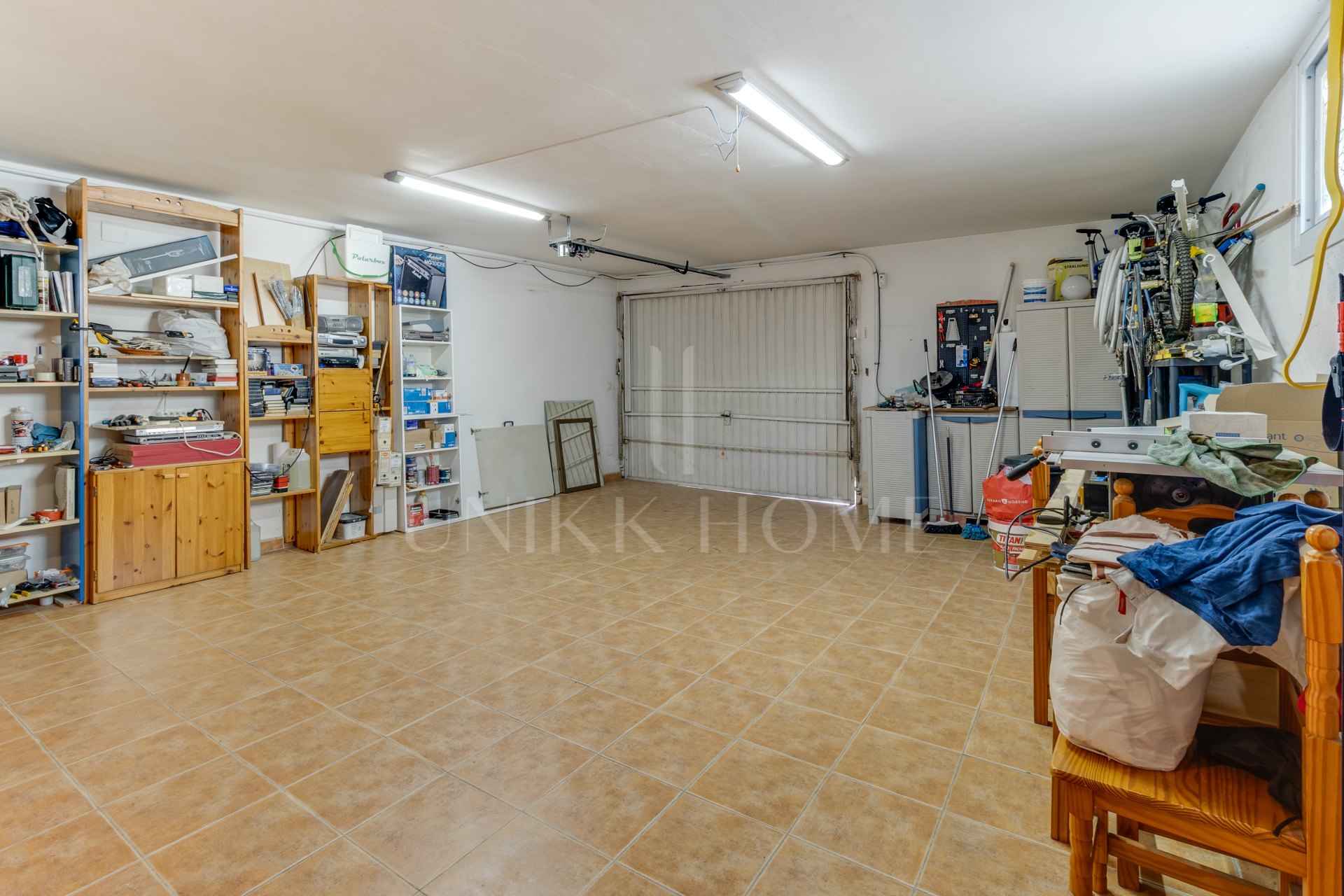 Semi-detached villa with private pool, large terrace and potential for 4 bedrooms in Alhaurín de la Torre