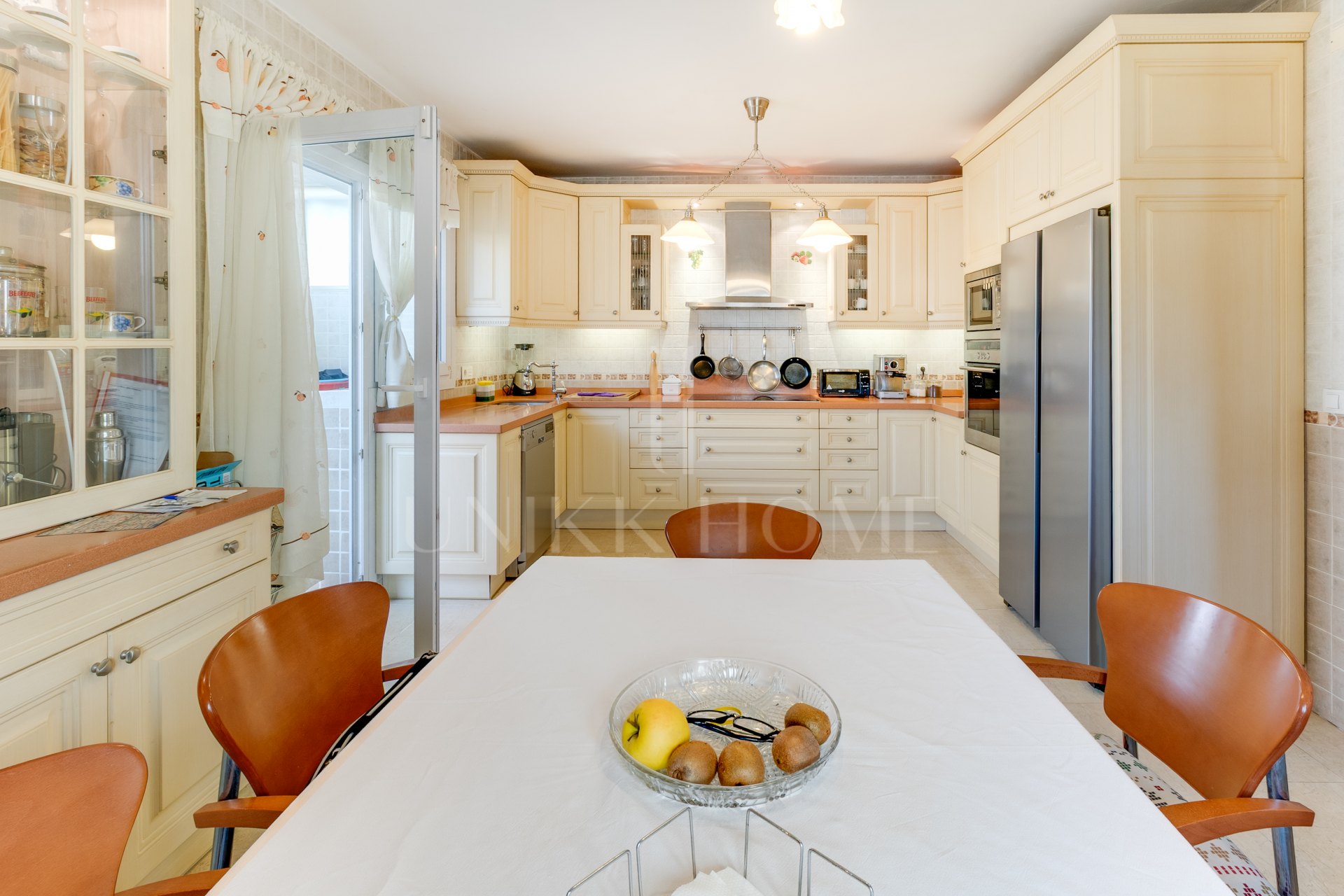 Semi-detached villa with private pool, large terrace and potential for 4 bedrooms in Alhaurín de la Torre