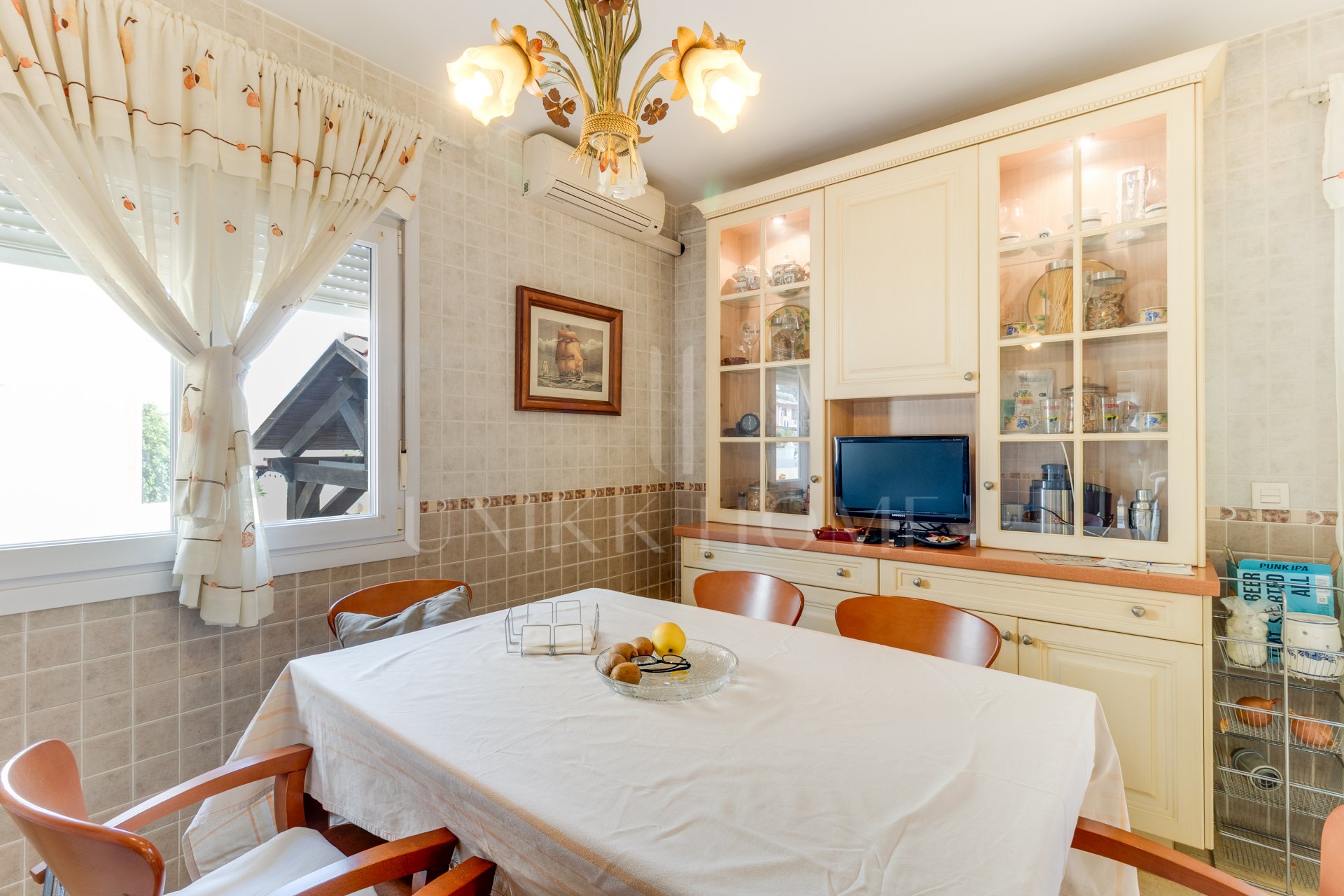 Semi-detached villa with private pool, large terrace and potential for 4 bedrooms in Alhaurín de la Torre